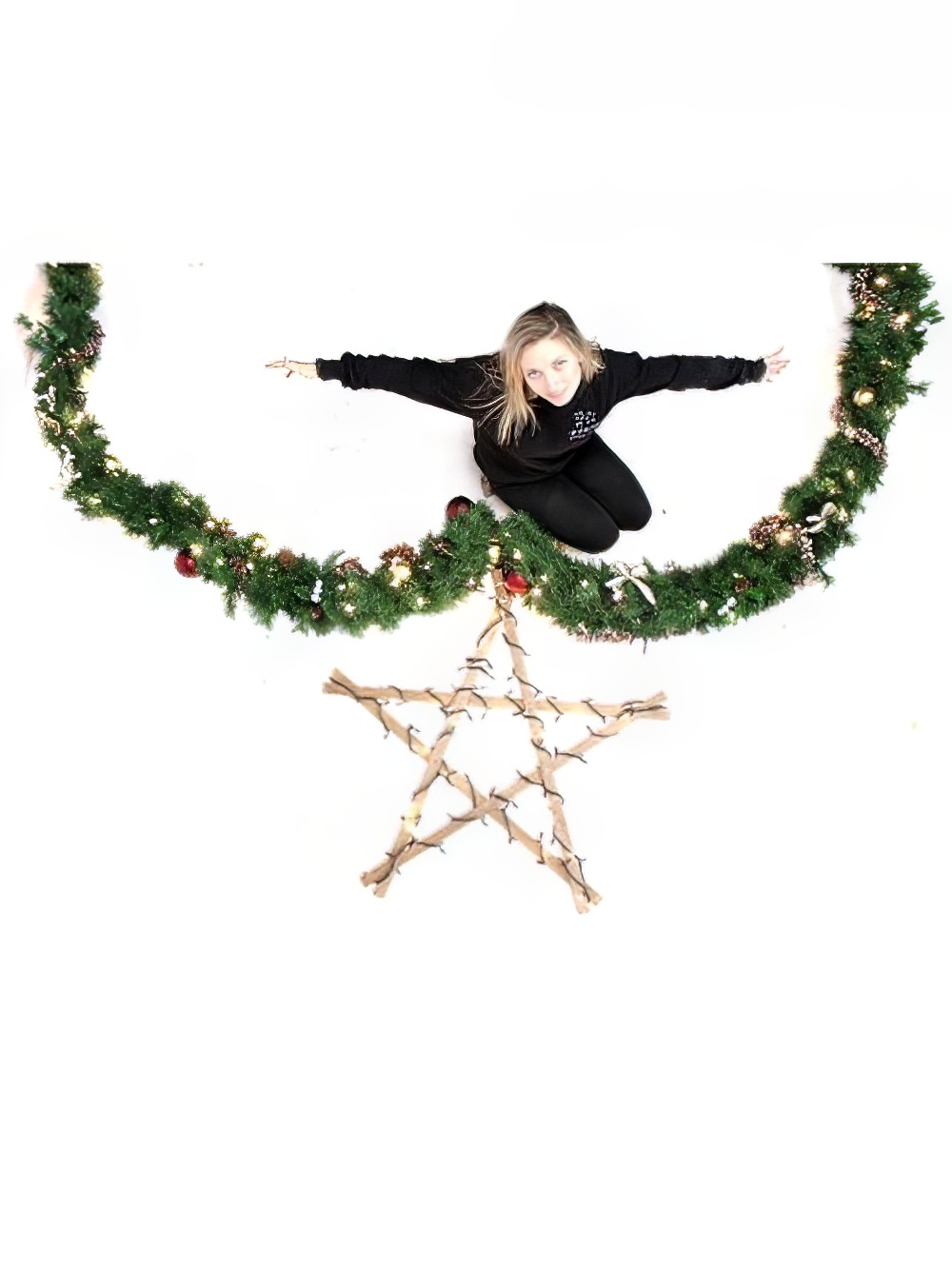 SN3066_Rustic_Dressed_Garlands_with_Wooden_Star_Pre-Lit_event_prop_hire_0017IMG_7448_copy