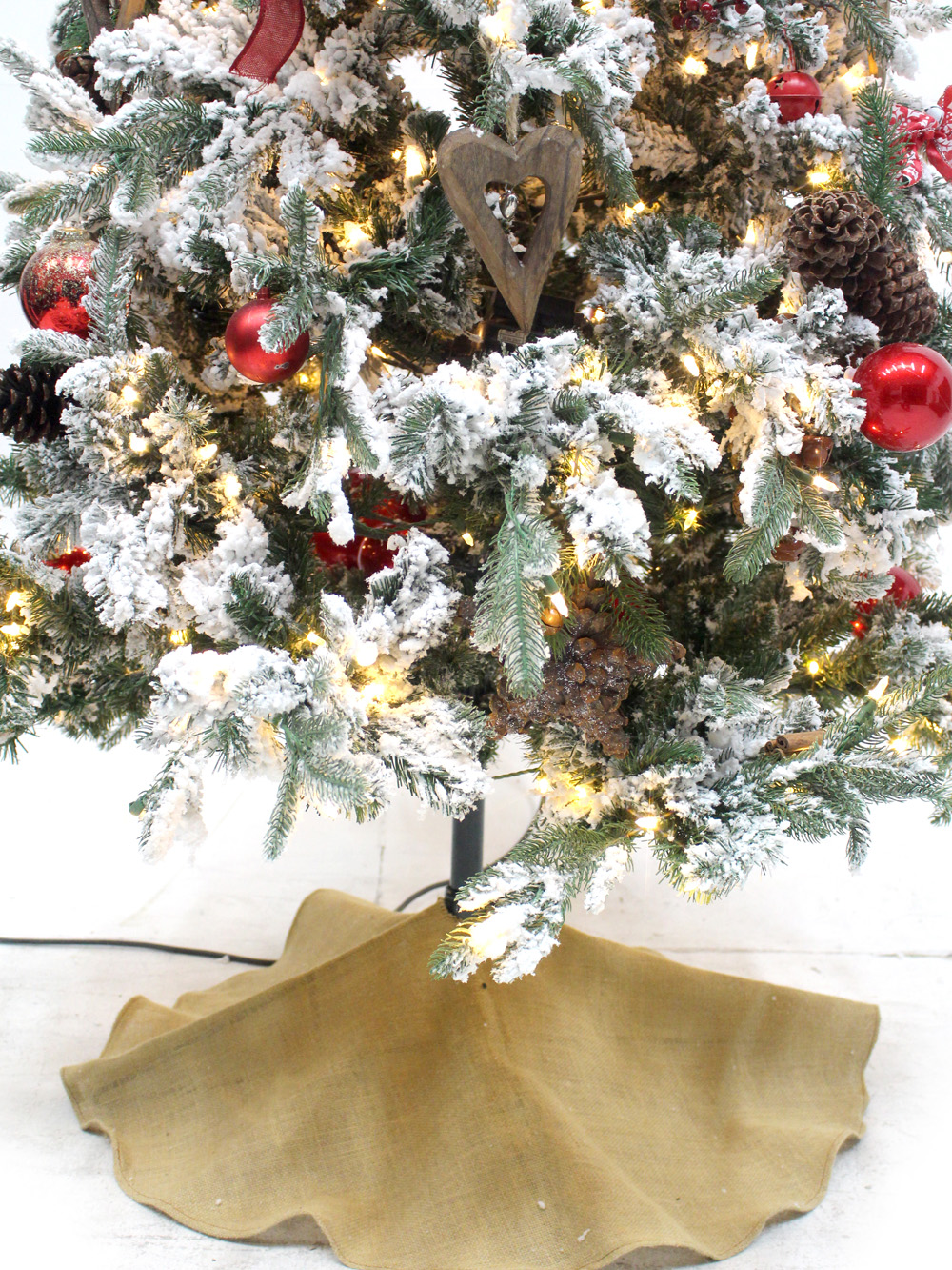 SN3081_Alpine_Dressed_Christmas_Tree_event_prop_hire_0006IMG_8332_copy