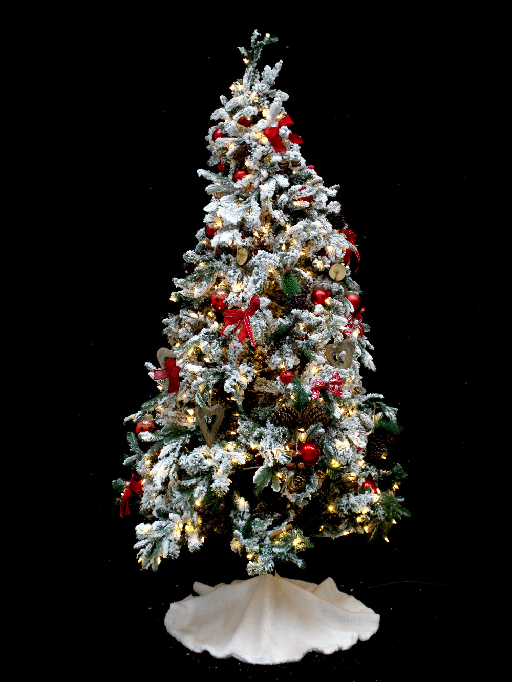 SN3081_Alpine_Dressed_Christmas_Tree_event_prop_hire_0008IMG_8349_copy