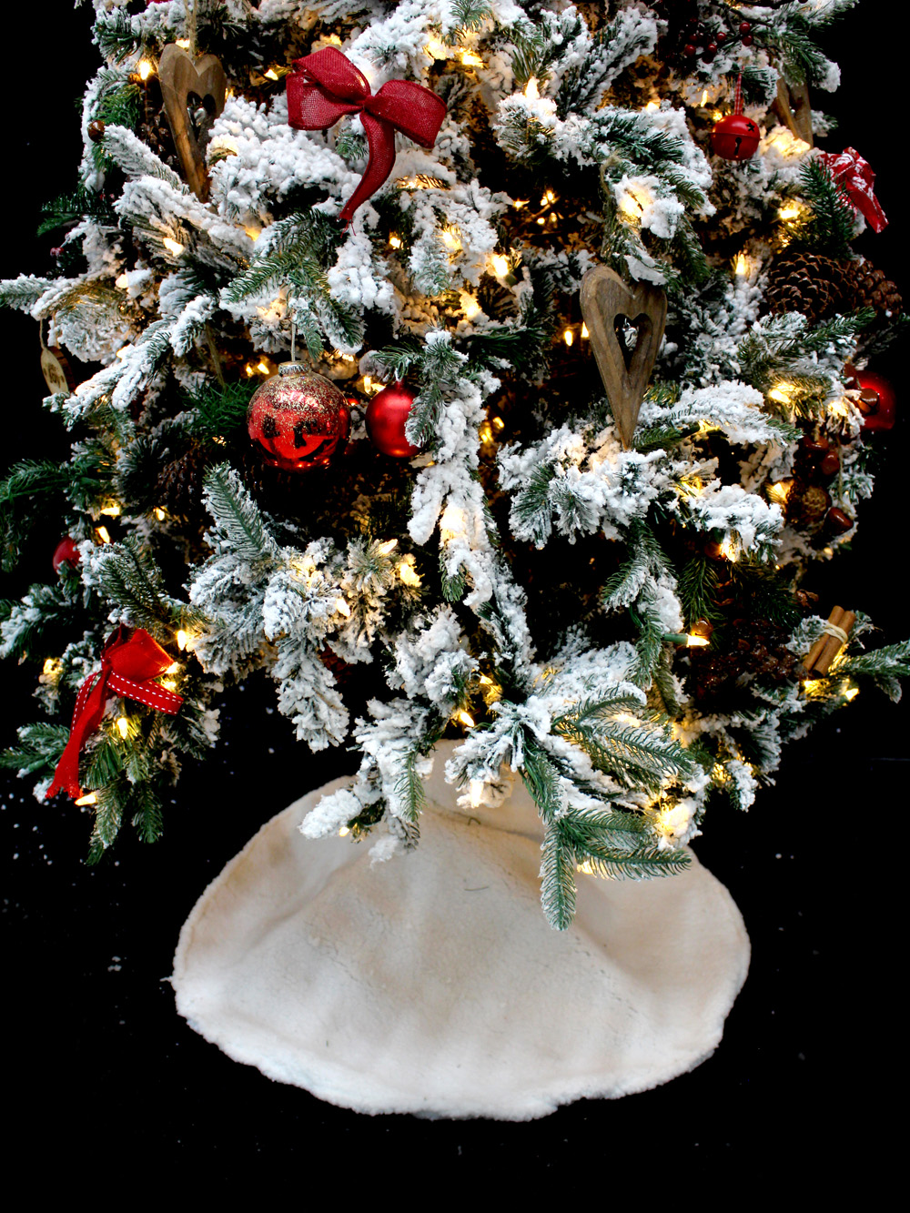 SN3081_Alpine_Dressed_Christmas_Tree_event_prop_hire_0010IMG_8357_copy