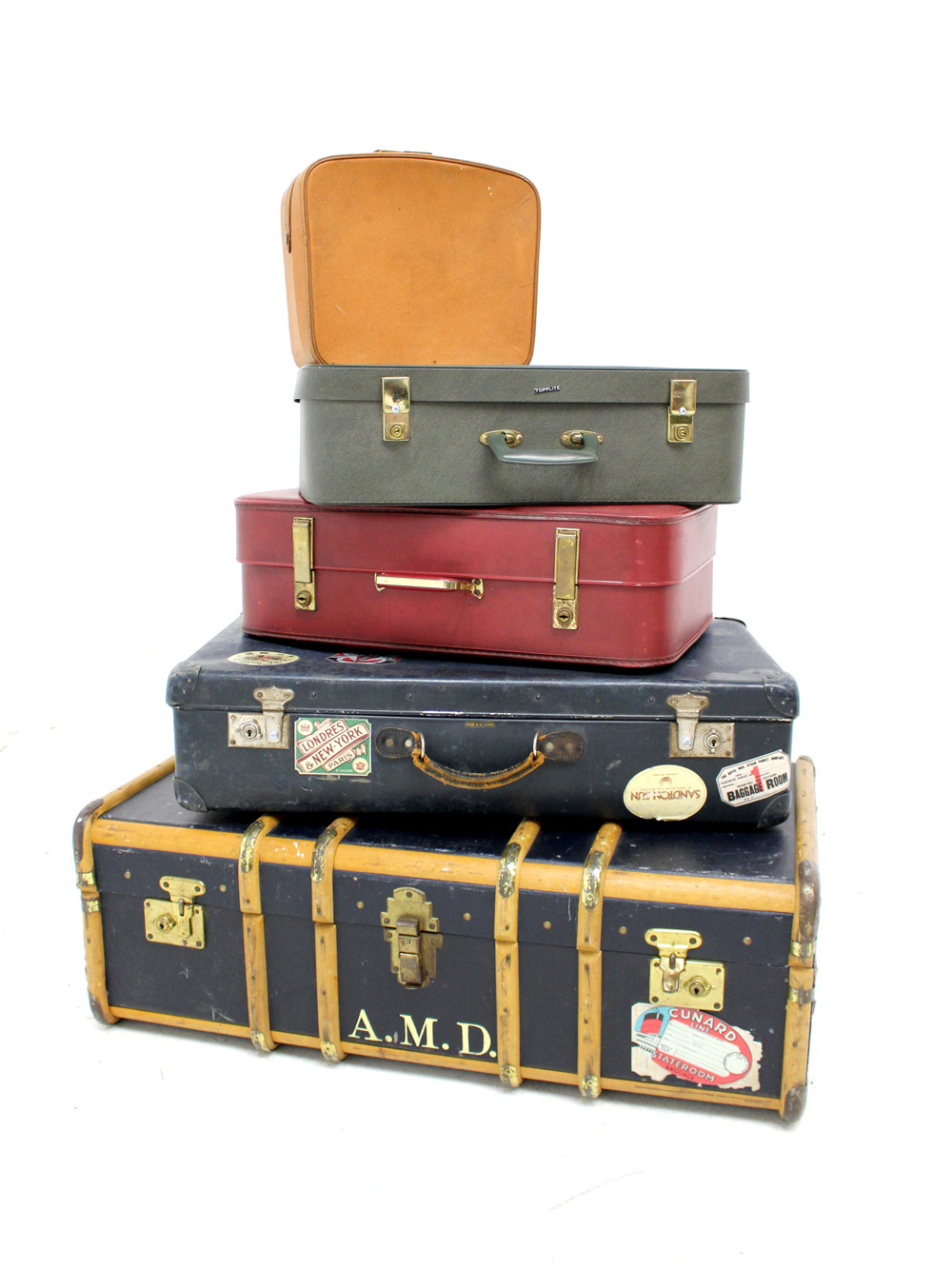 SN3126_Vintage_Travel_Luggage_-_Set_of_5_event_prop_hire_0006LG_061_copy