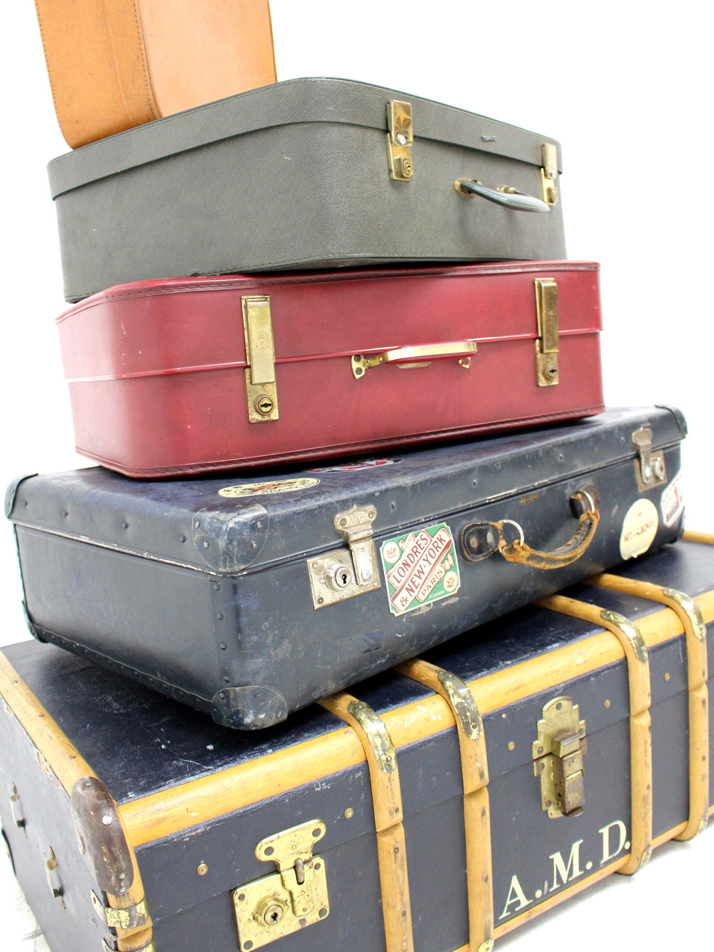 SN3126_Vintage_Travel_Luggage_-_Set_of_5_event_prop_hire_0007LG_062_copy