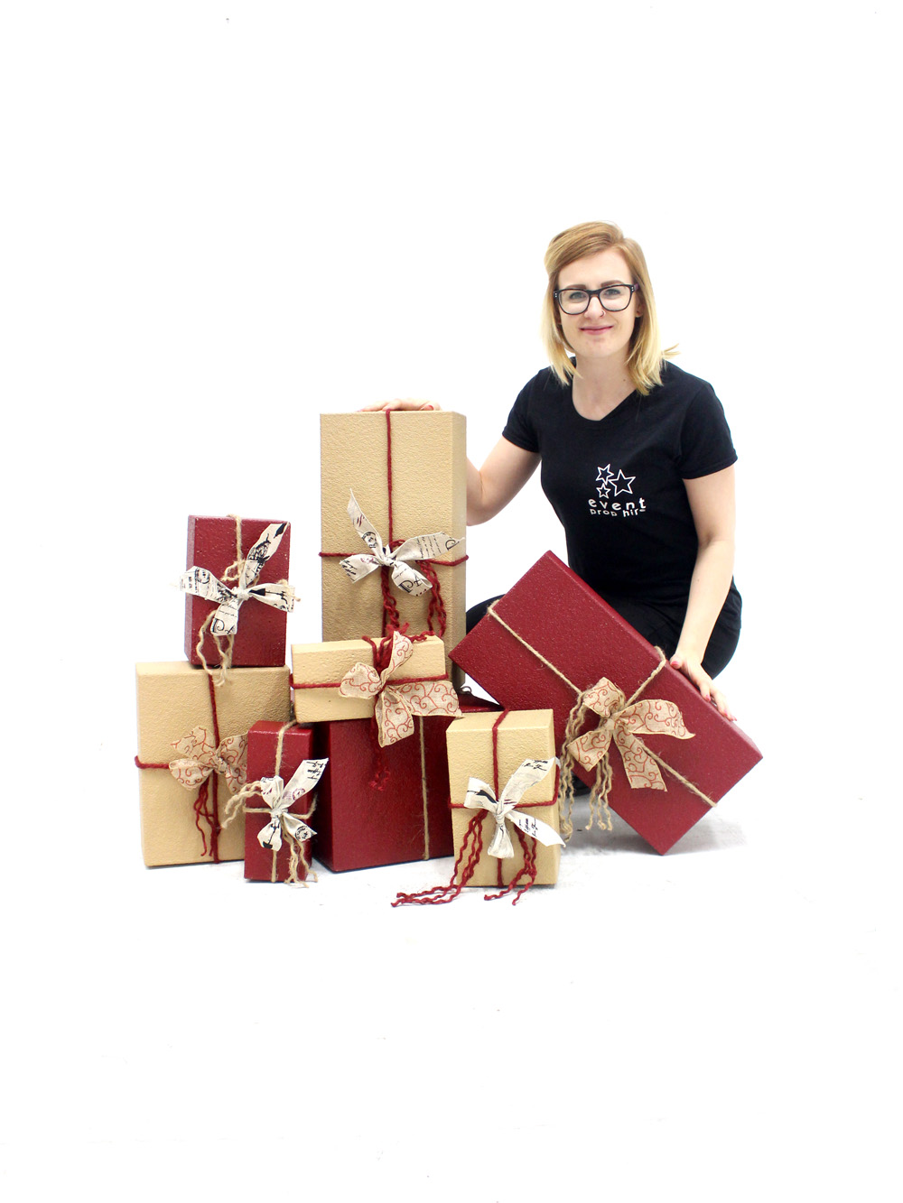 SN3140_Vintage_Themed_Christmas_Presents_event_prop_hire_0006LG_125_copy