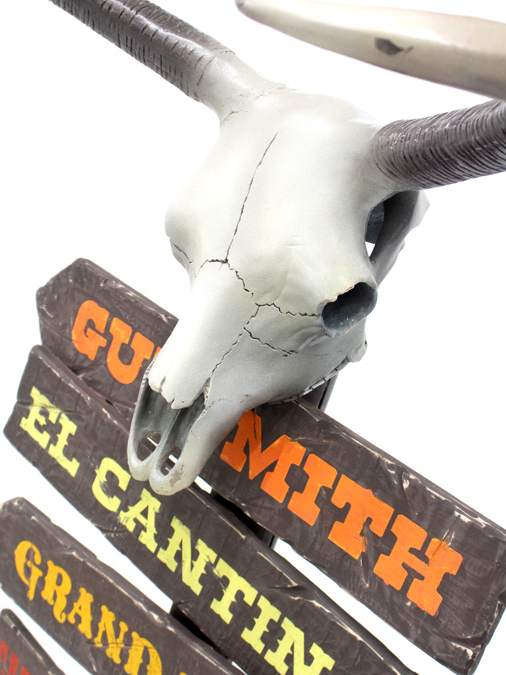 SN3238_Multi-Directional_Sign_-_Wild_West_event_prop_hire_0107LG_462_copy_optimised