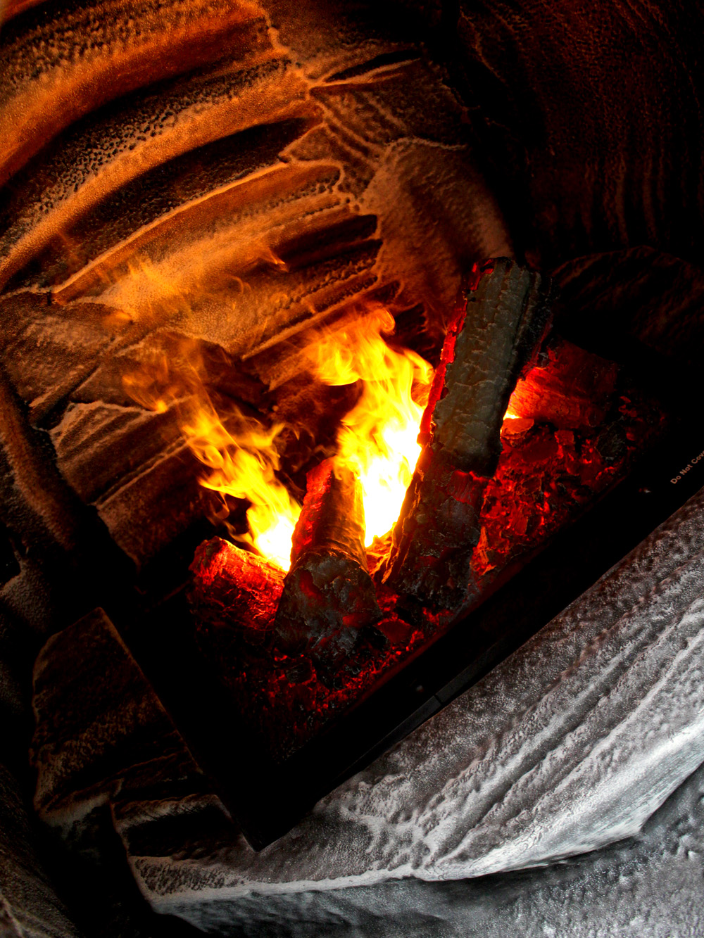 SN3342_Rustic_Stone_High_Fireplace_event_prop_hire_0026LG_641_copy