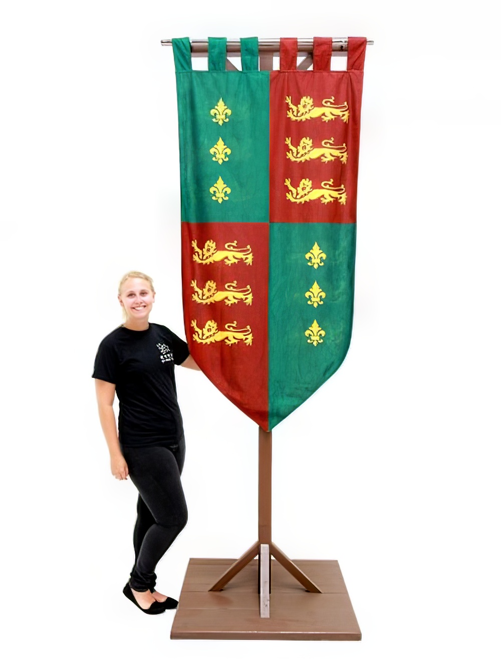 SN3389_Freestanding_Medieval_Banner_1_3mevent_prop_hire_LG_1356_copy