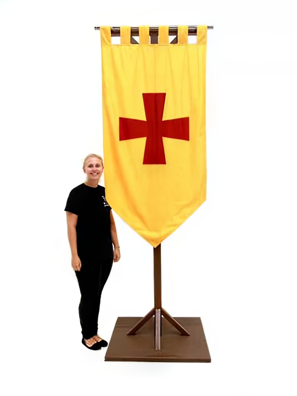 SN3396_Freestanding_Medieval_Banner_4_3mevent_prop_hire_LG_1359_copy