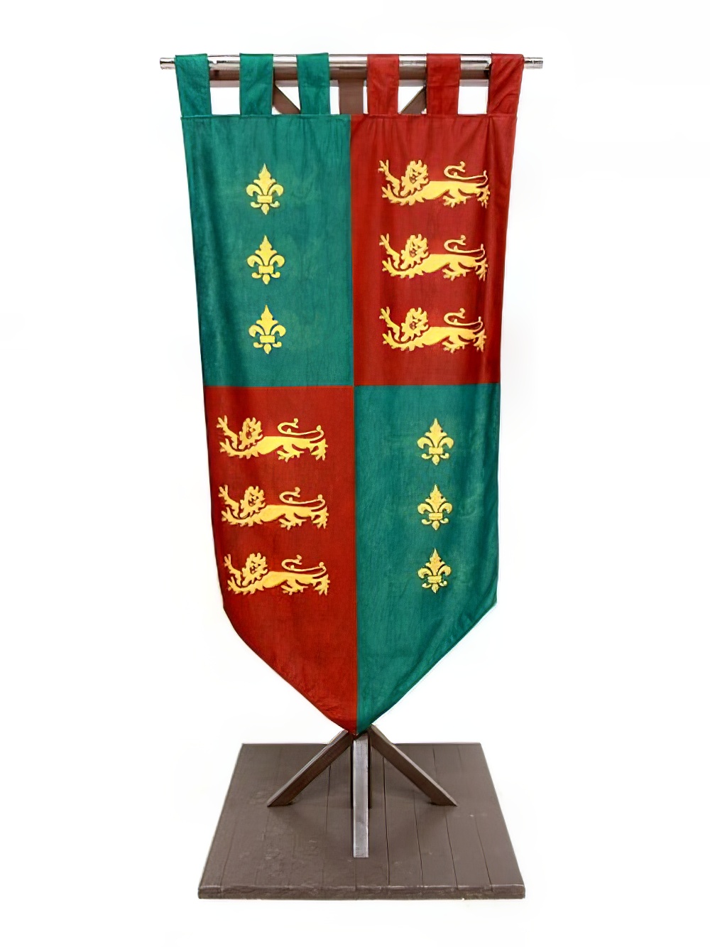 SN3397_Freestanding_Medieval_Banner_1_24mevent_prop_hire_LG_1352_copy