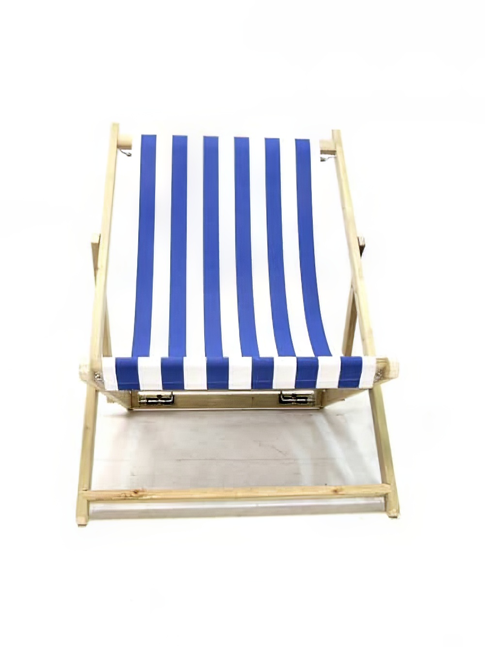 SN3651_Giant_Deck_Chair_-_Blue_Stripeevent_prop_hire_Without_model_copy