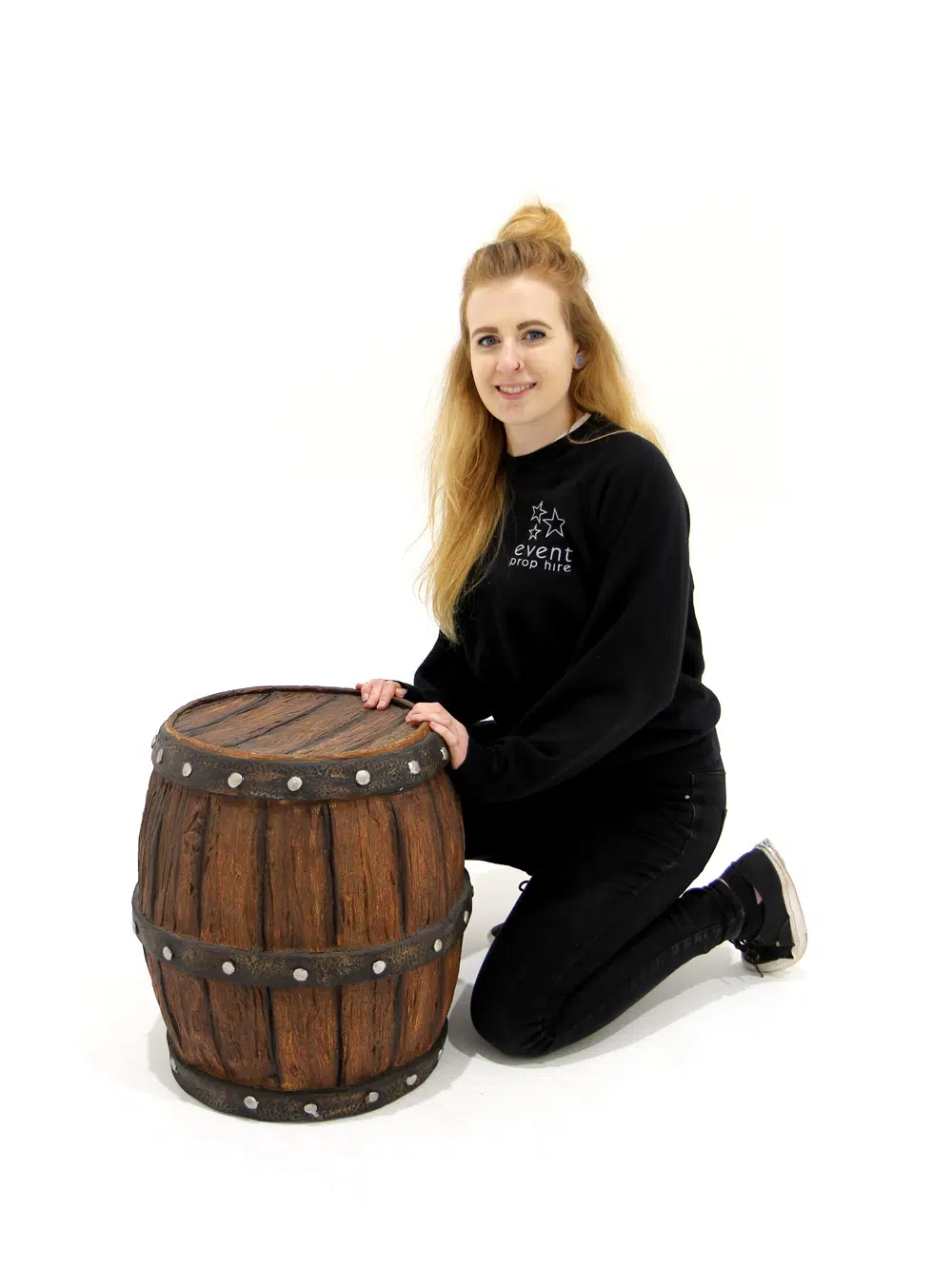 SN5505 Small Replica Wooden Barrel _event_prop_hire_064_Optimised