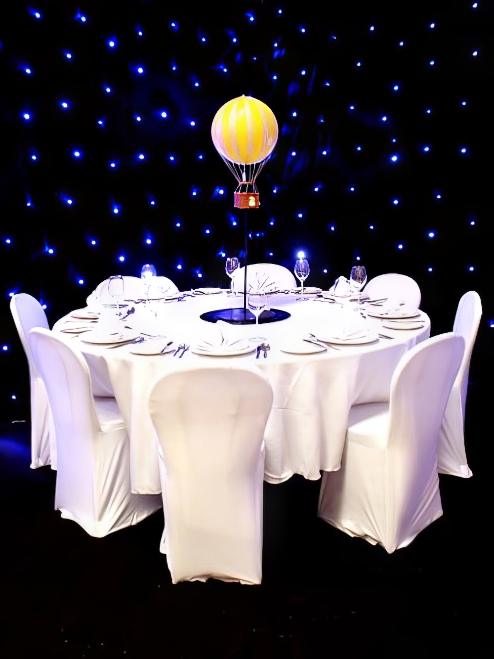 TBL104_Vintage_Hot_Air_Balloon_Table_Centreevent_prop_hire_116_Optimised