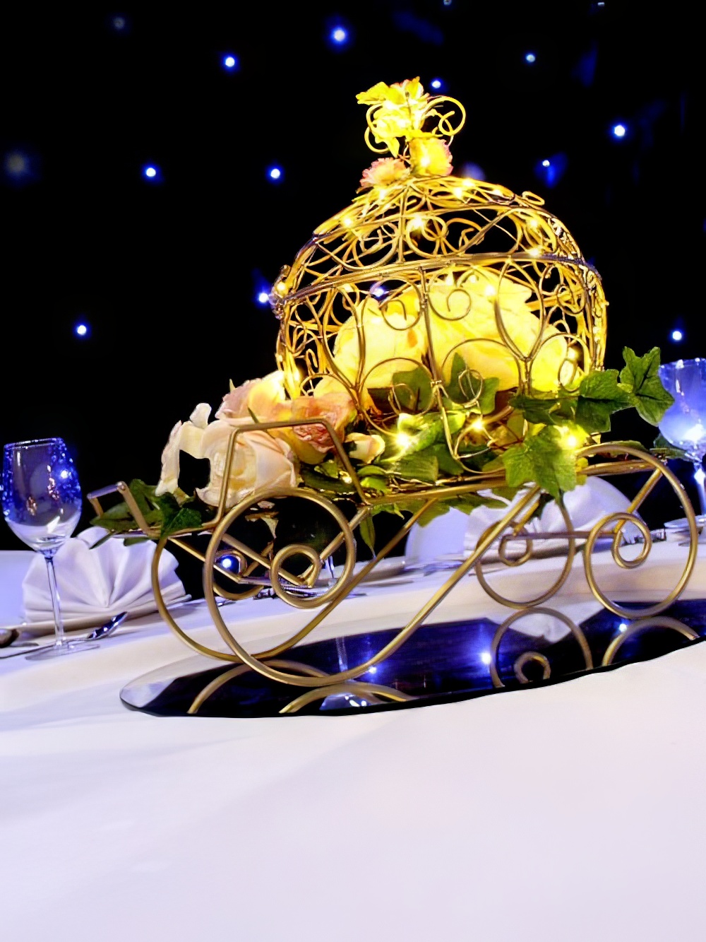 TBL111_Fairytale_Carriage_Table_Centre_event_prop_hire_0108IMG_7197_copy_optimised