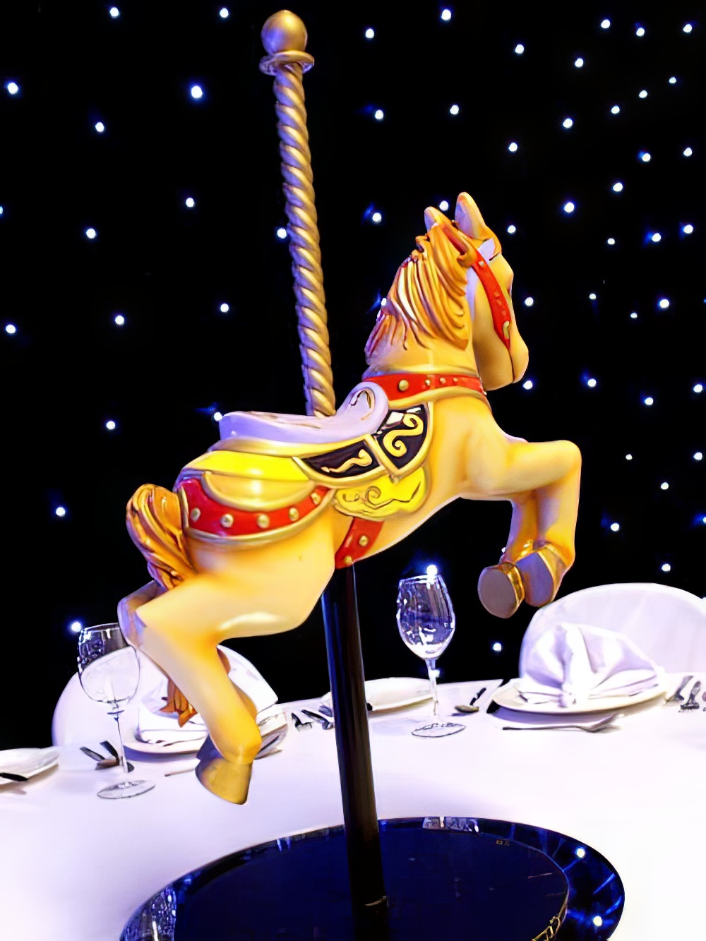 TBL48_Carousel_Horse_Fairground_Circus_Table_Centreevent_prop_hire_113_Optimised