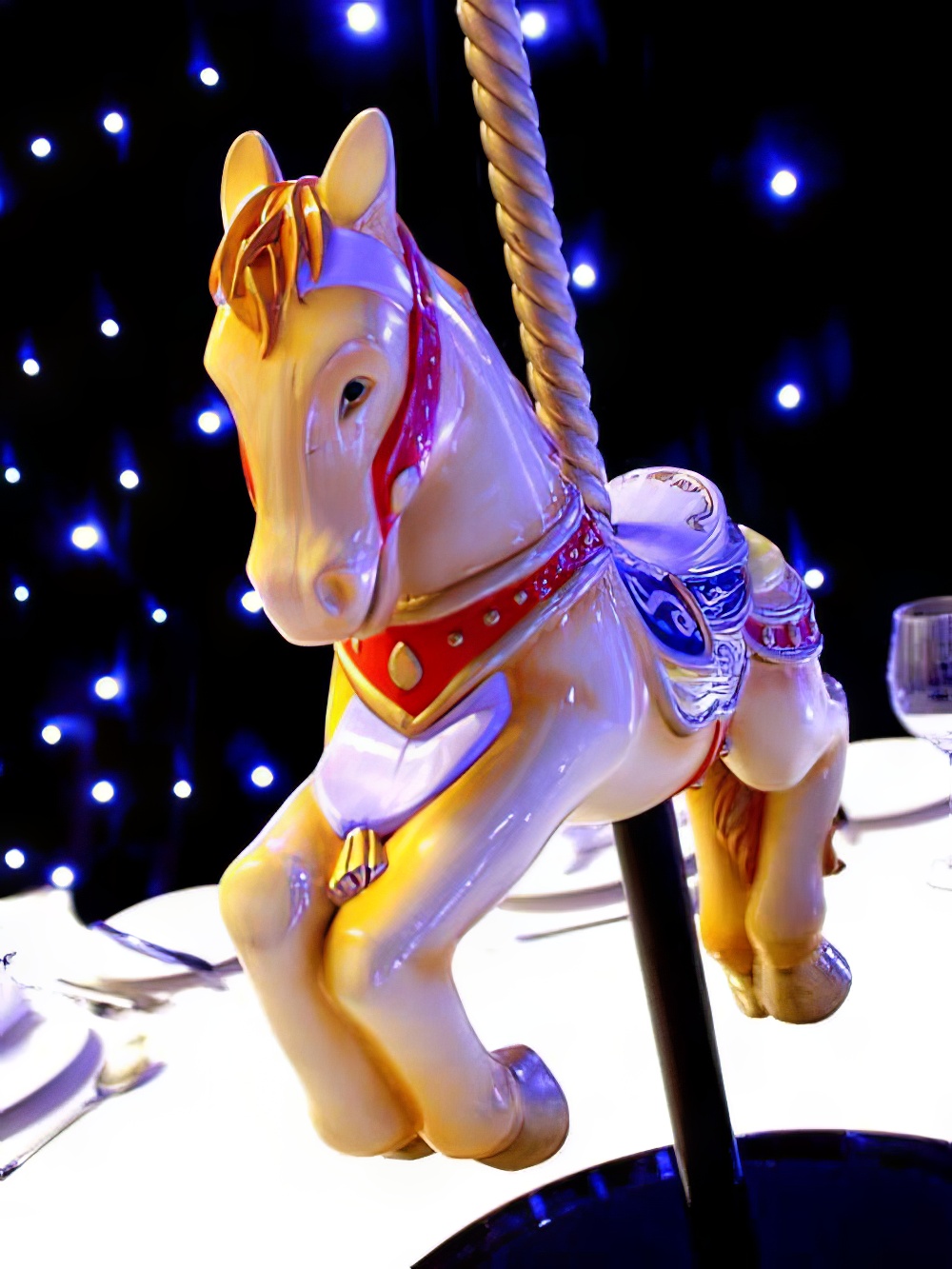 TBL48_Carousel_Horse_Fairground_Circus_Table_Centreevent_prop_hire_114_Optimised