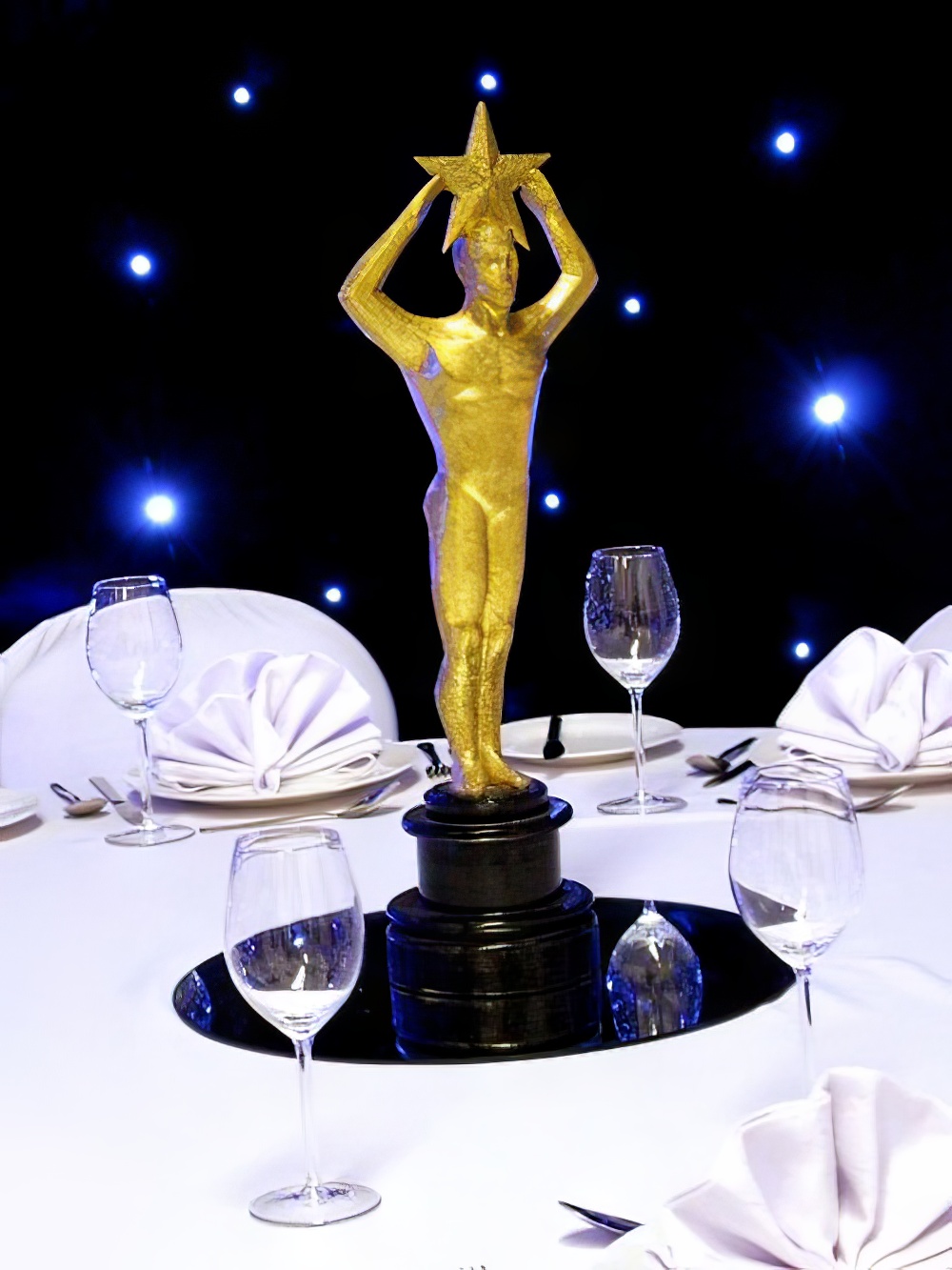 TBL51_Gold_Glitter_Award_Statue_Table_Centre_event_prop_hire_017_Optimised