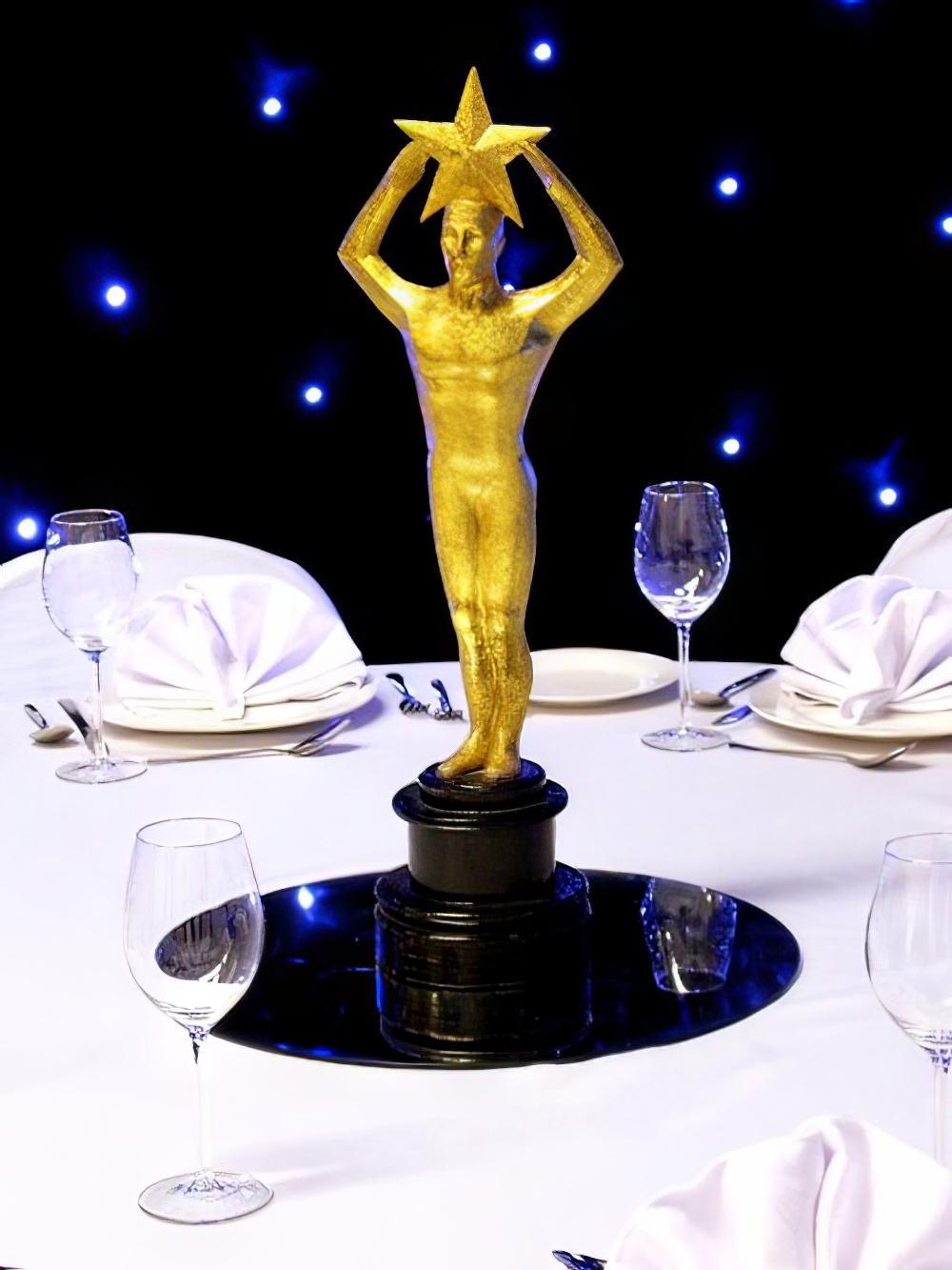 TBL51_Gold_Glitter_Award_Statue_Table_Centre_event_prop_hire_019_Optimised