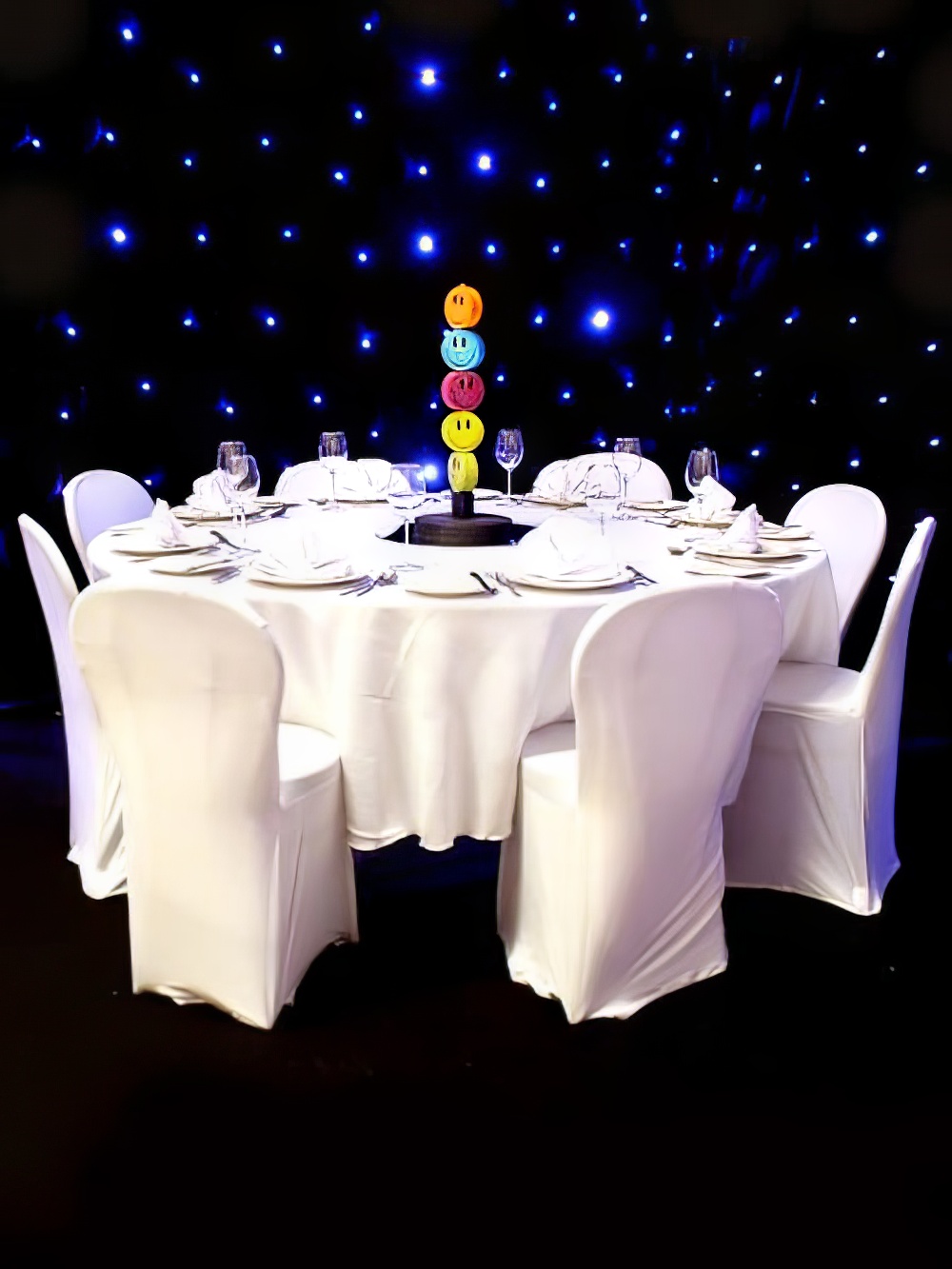 TBL54_Smiley_Acid_Face_90s_00s_Table_Centreevent_prop_hire_125_Optimised