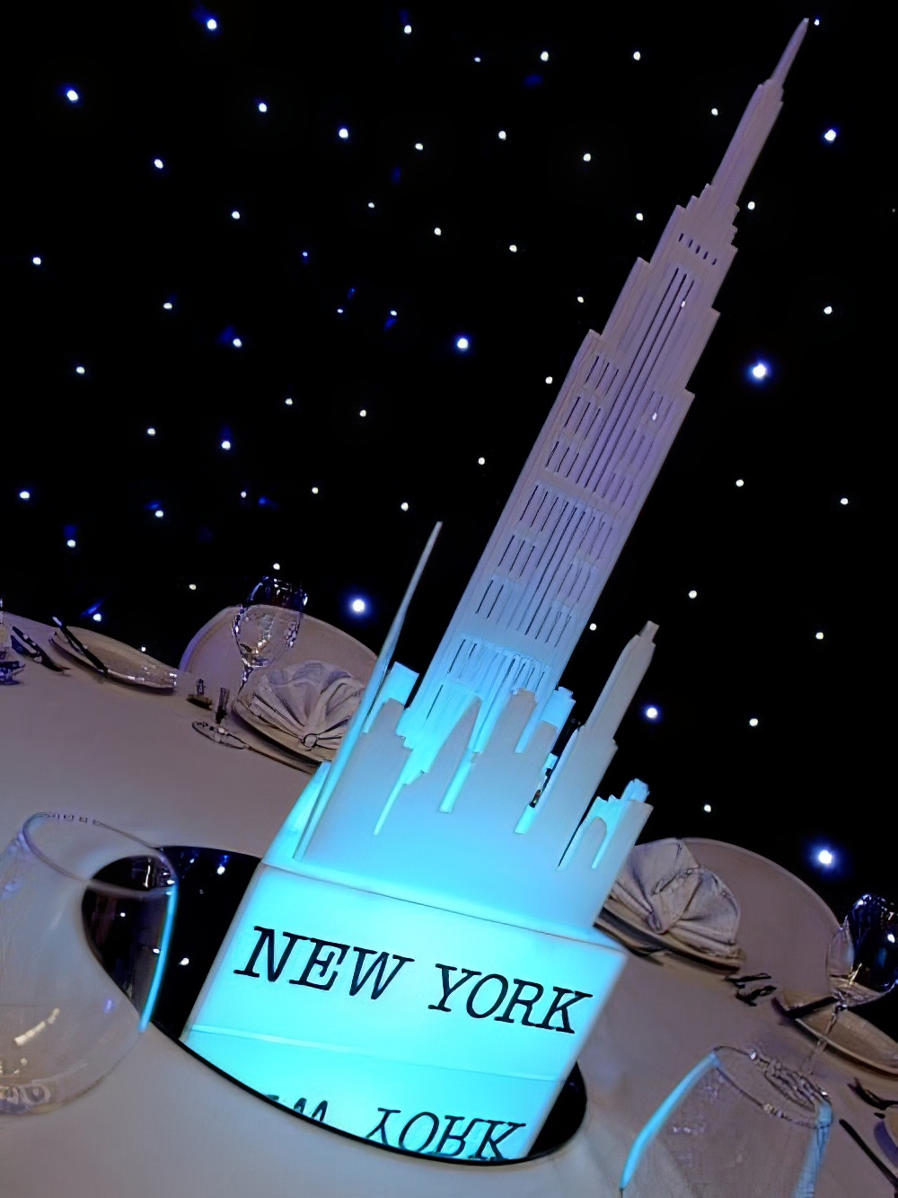 TBL78_Illuminated_New_York_Table_Centreevent_prop_hire_043_Optimised