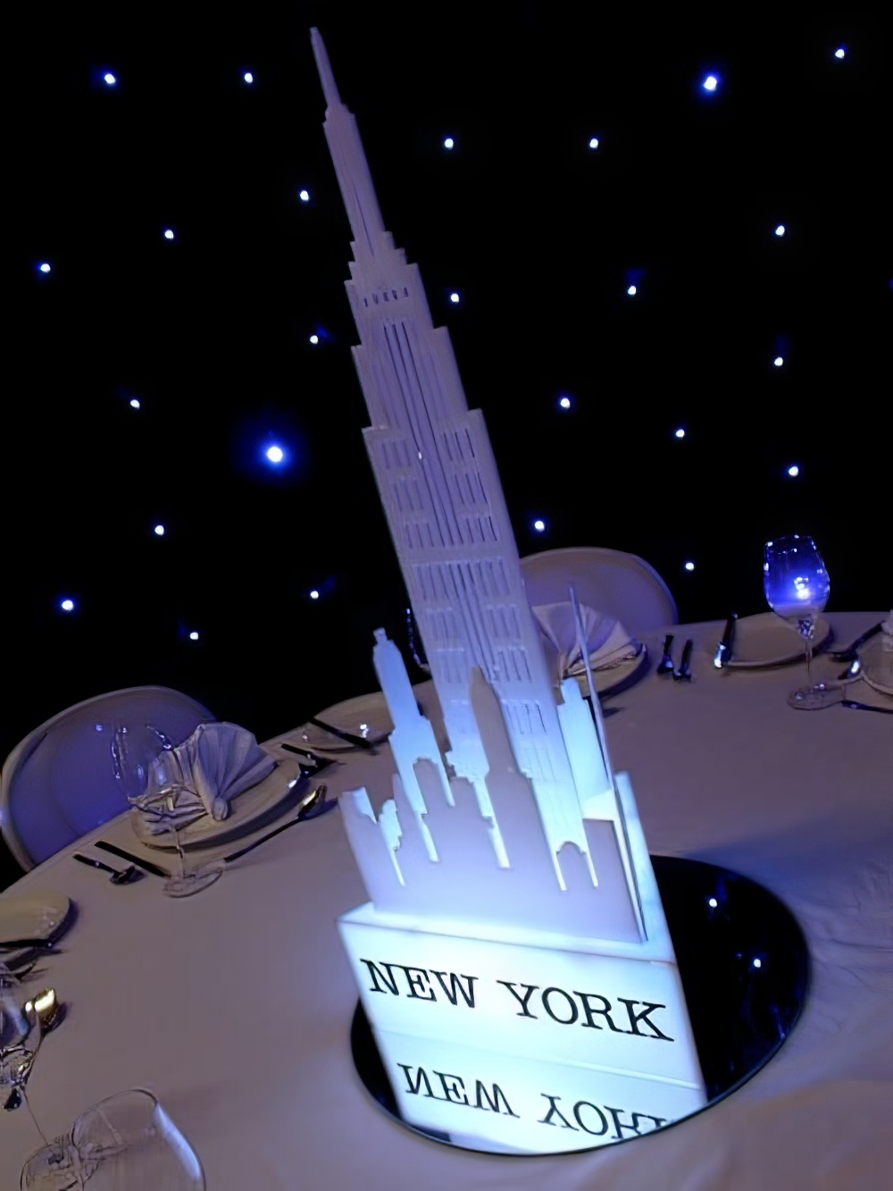 TBL78_Illuminated_New_York_Table_Centreevent_prop_hire_045_Optimised
