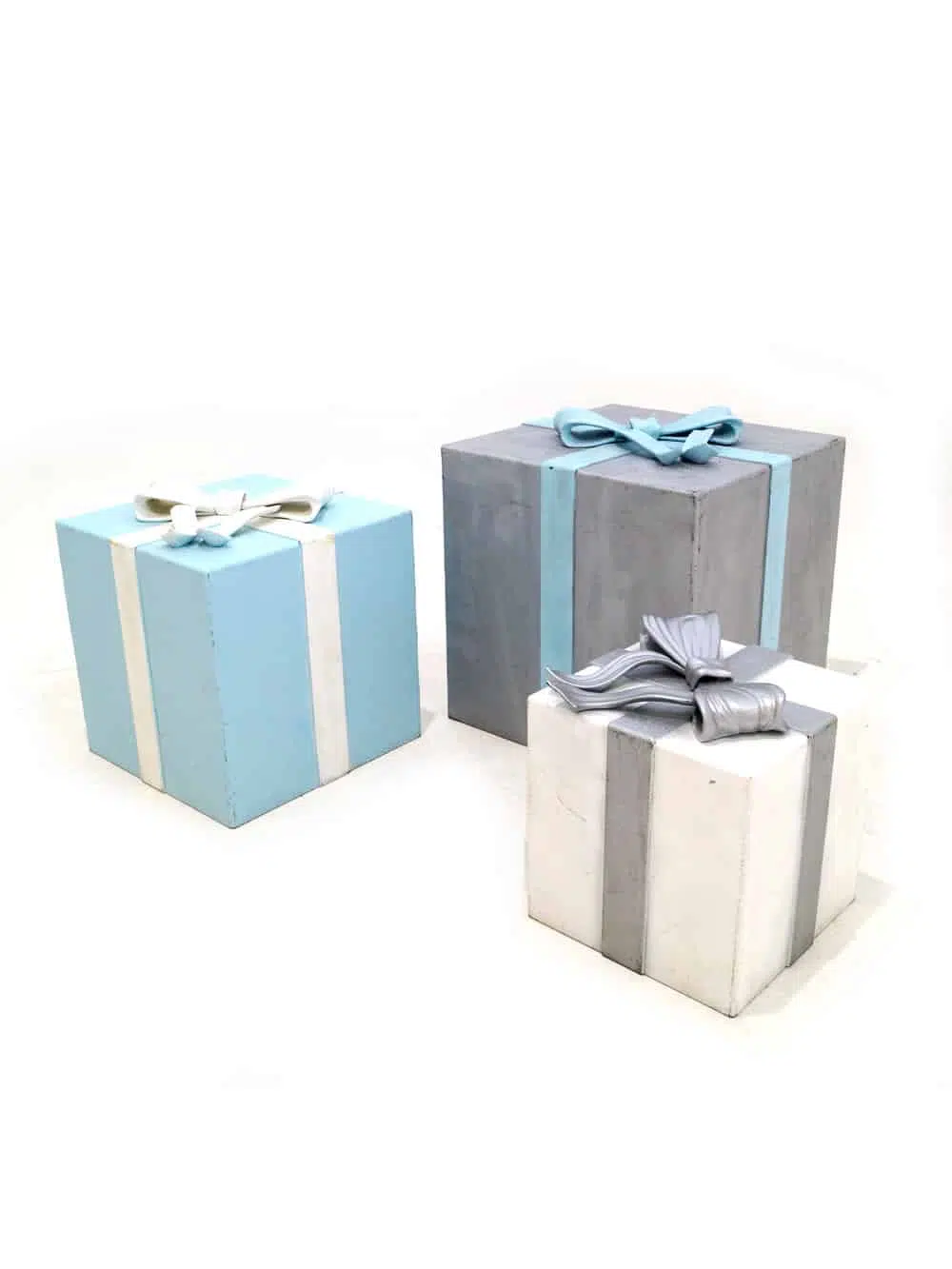 WWD63 Giant Christmas Present 3 Set _event_prop_hire_063