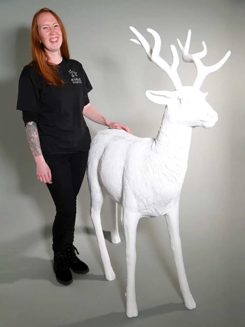 SN4678 White Standing Reindeer _event_prop_hire_004