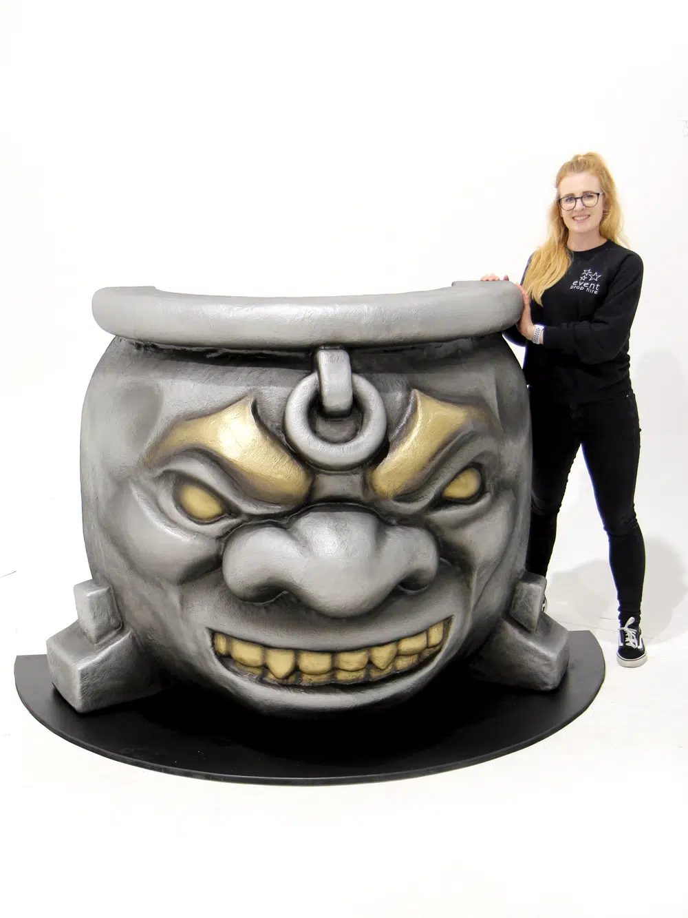 SN4785 Giant Open Backed Cauldron _event_prop_hire_129