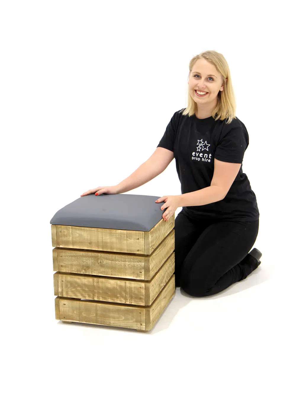 SN4830 Pallet Wood Bench Cube - Grey Covers _event_prop_hire_008