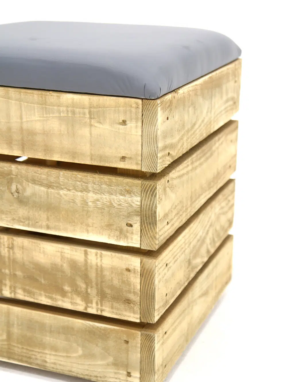 SN4830 Pallet Wood Bench Cube - Grey Covers _event_prop_hire_010