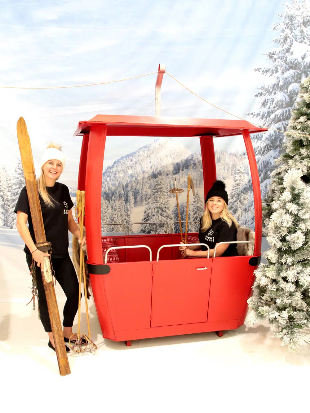 SN4886 Cable Car - Red _event_prop_hire_141_Optimised