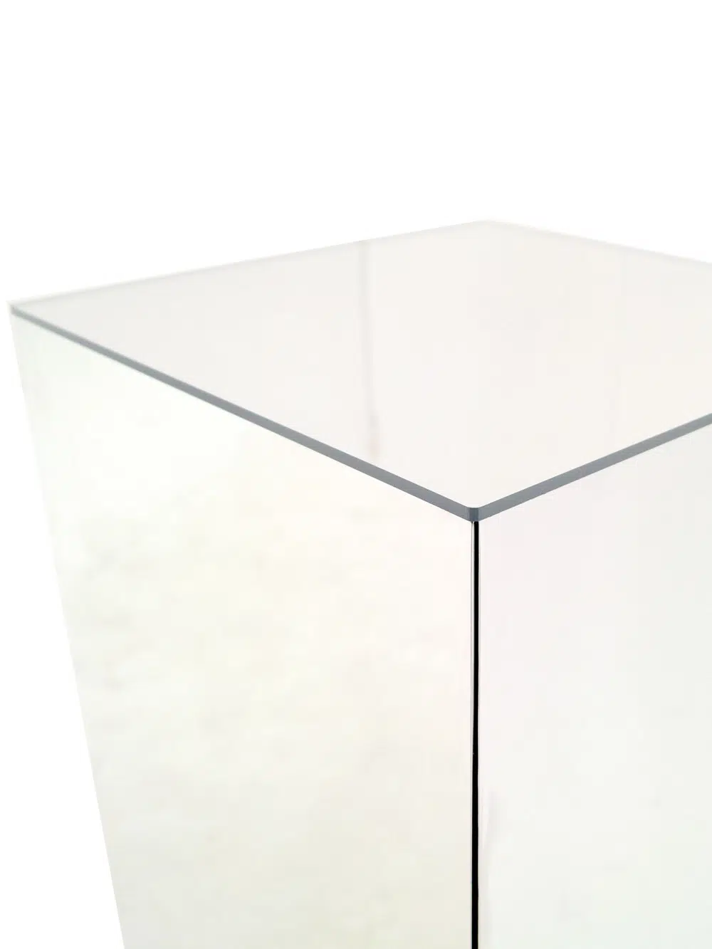 SN4880 Mirrored Plinth _event_prop_hire_098