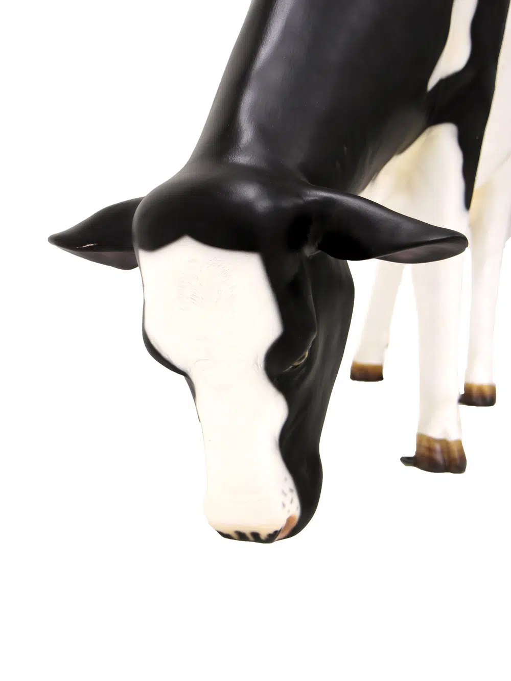 SN5642 Life-size Cow - Head Down _event_prop_hire_082