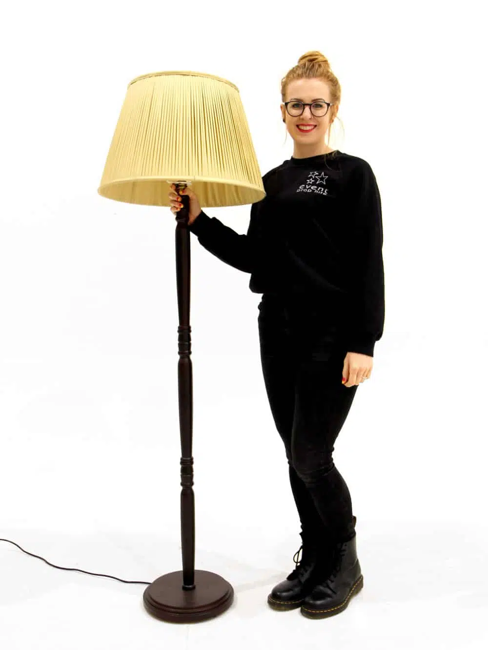SN6679_Standing-Lamp-with-Red-Shade_202