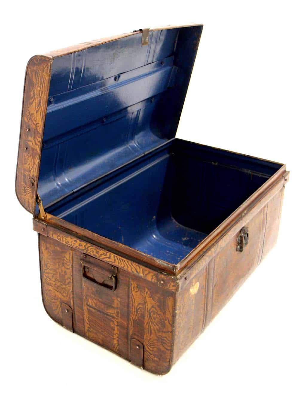 SN6965_Vintage Metal Trunk_event_prop_hire_EPH_Creative_154_optimised