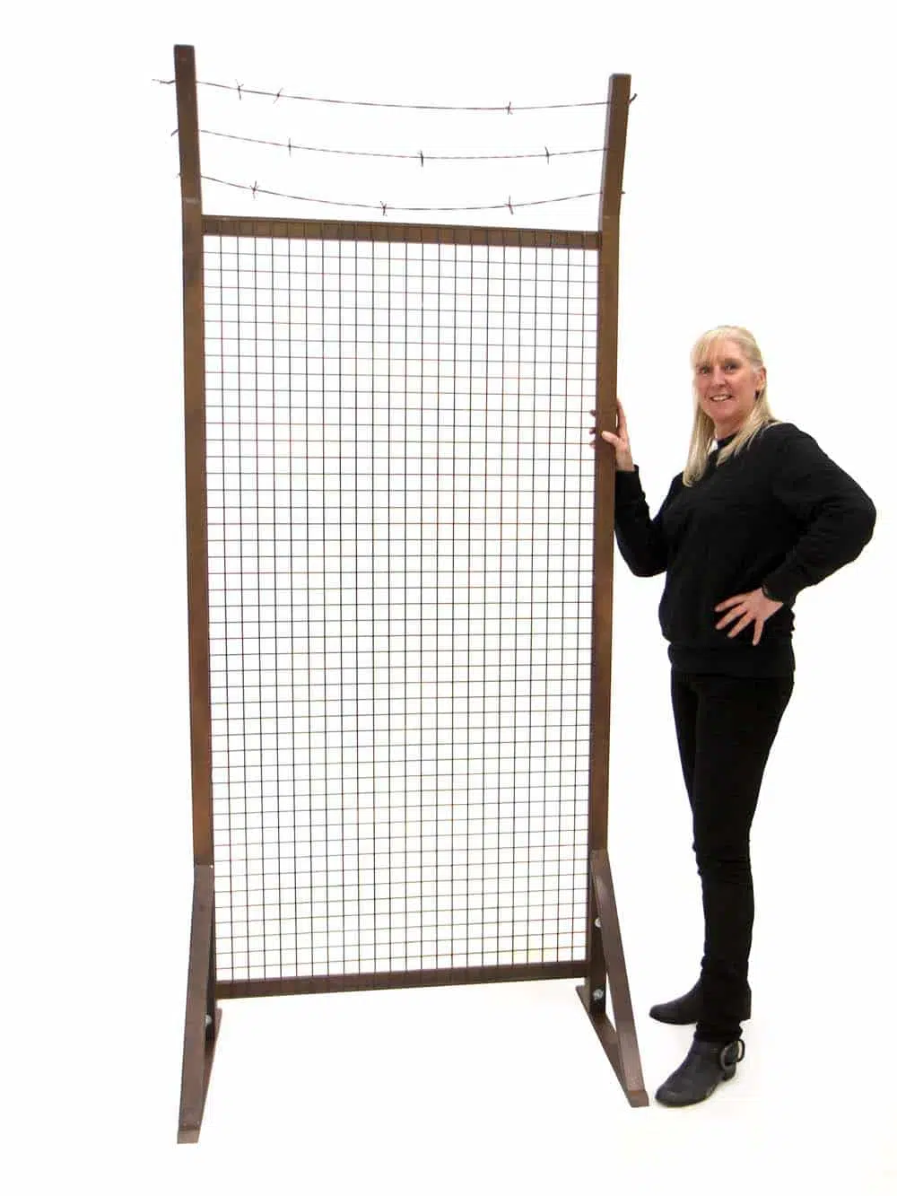 SN6753_Rusty Effect Metal Security Fence_event_prop_hire_EPH_Creative_134_optimised