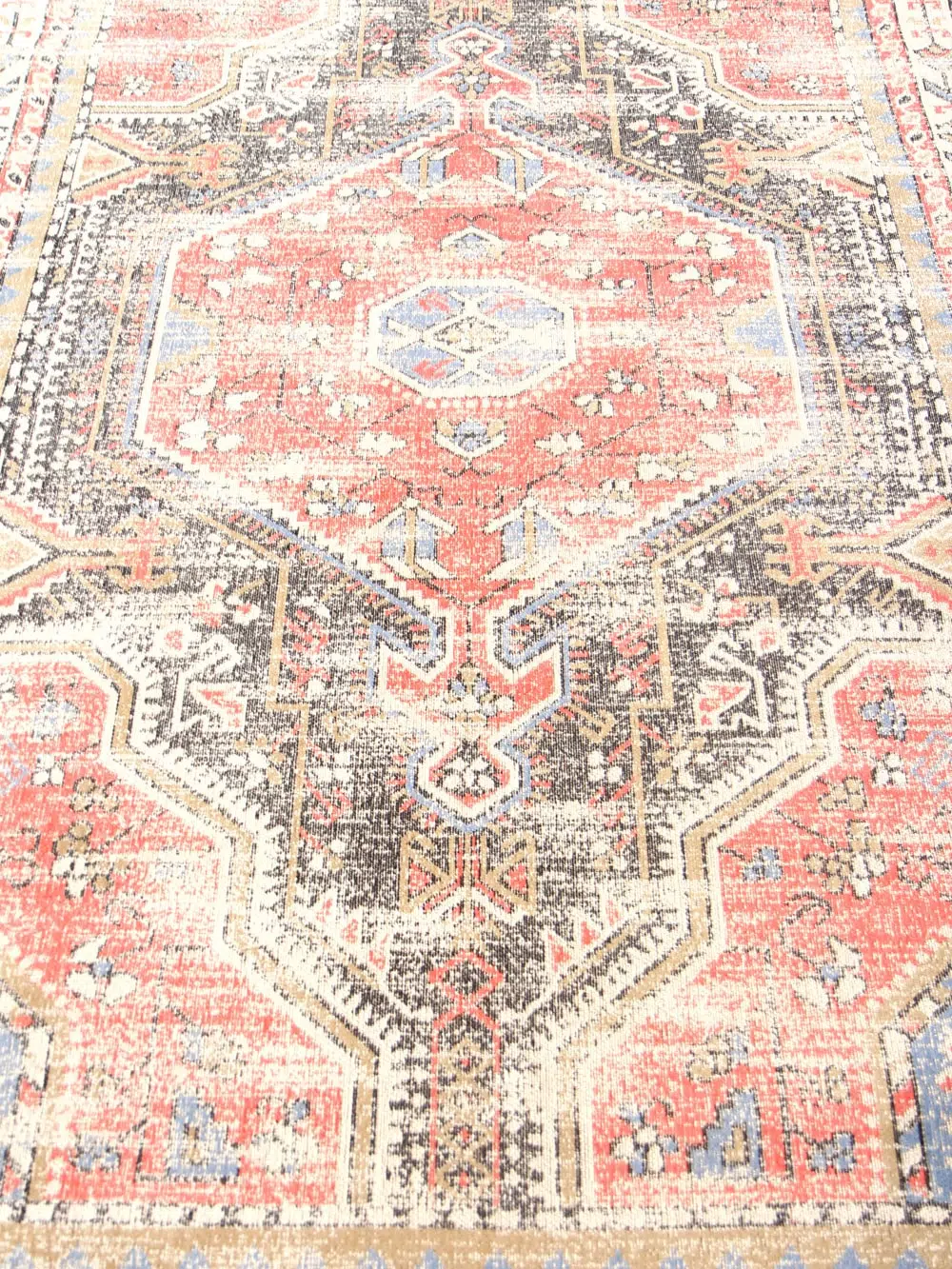 SN6970_Medium Distressed Rug - Red_192