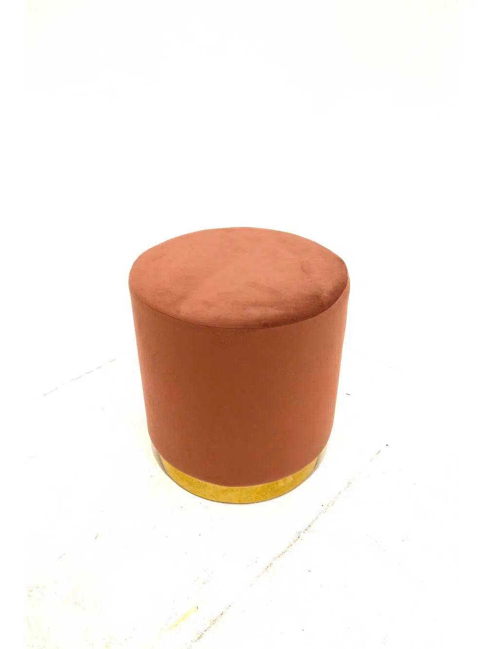 SN7074_vintage_pink_pouffe_with_brass_trim_1_event_prop_hire_optimised