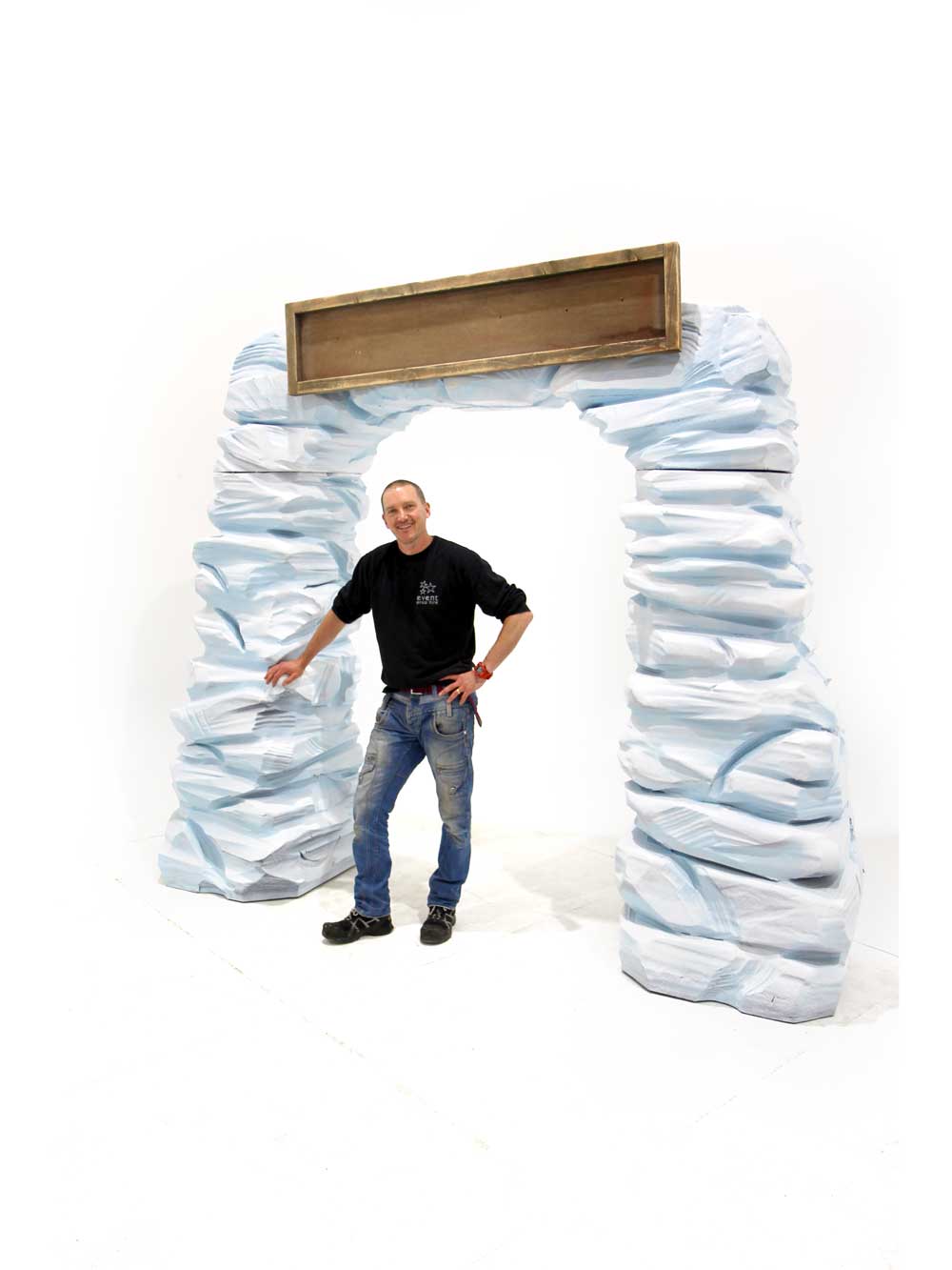 SN7286_ice_rock_entranceway_half_flat_backed_with_single_customisable_sign_3_event_prop_hire_optimised