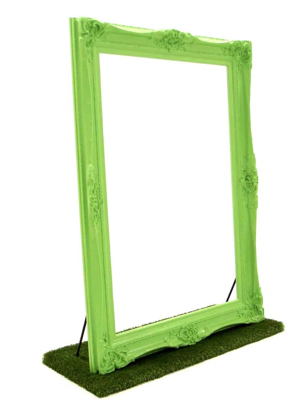 SN8963 SN8964_Giant Green Frame with Grass Base_event_prop_hire_EPH_Creative_ (2)_optimised
