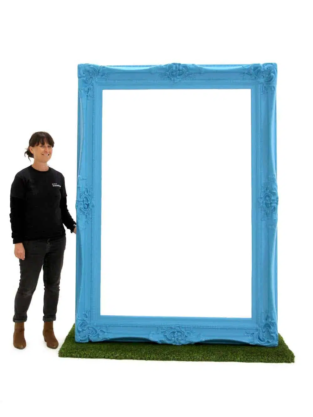 SN8966 SN8964_Giant Blue Frame with Grass Base_event_prop_hire_EPH_Creative_ (3)_optimised