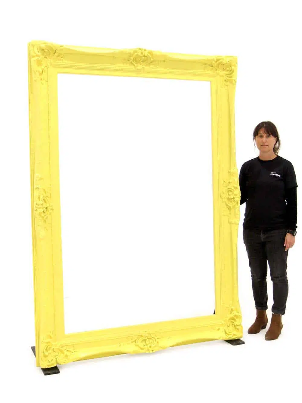 SN8967_Giant Yellow Frame_event_prop_hire_EPH_Creative_ (6)_optimised