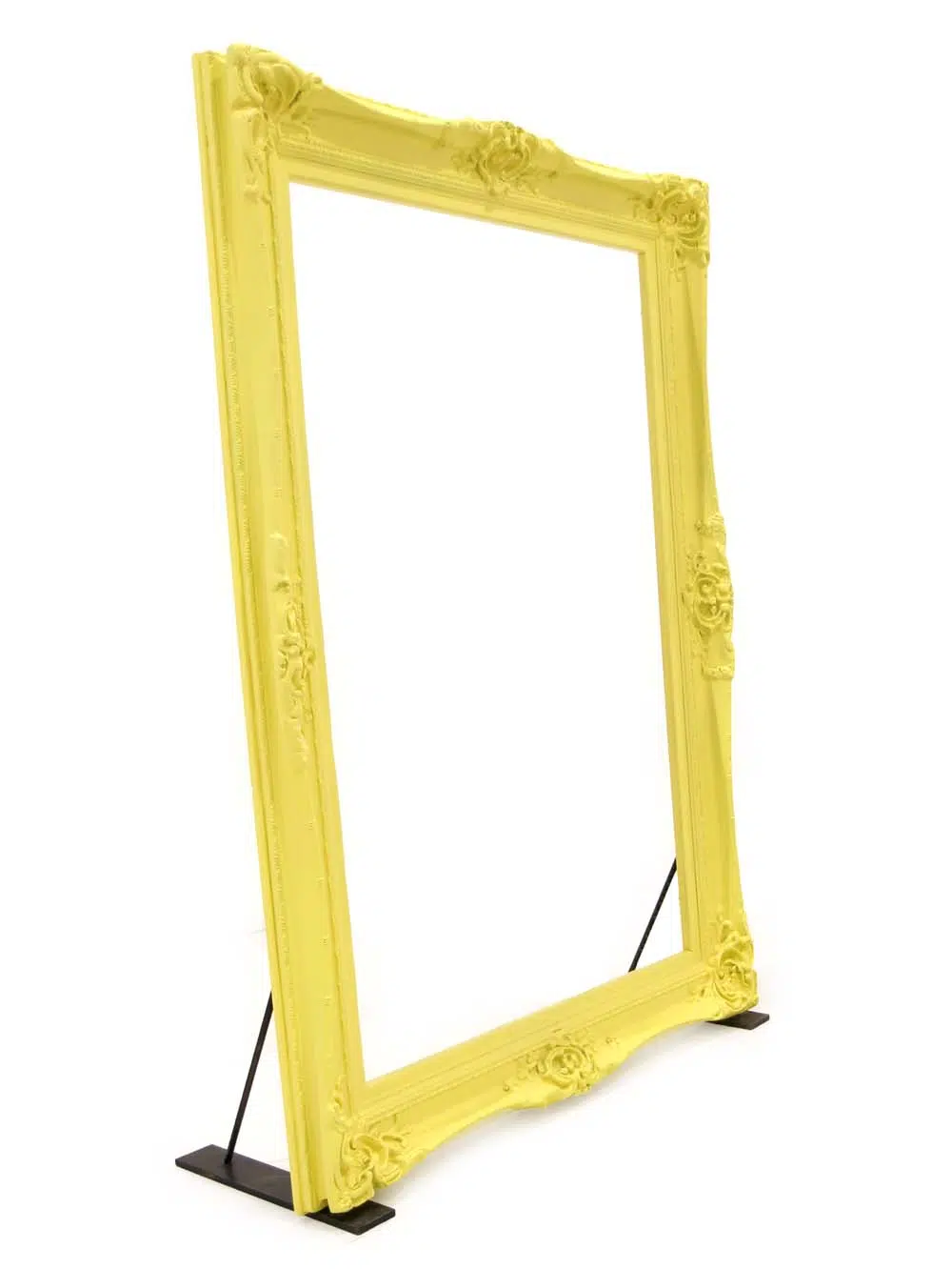 SN8967_Giant Yellow Frame_event_prop_hire_EPH_Creative__optimised