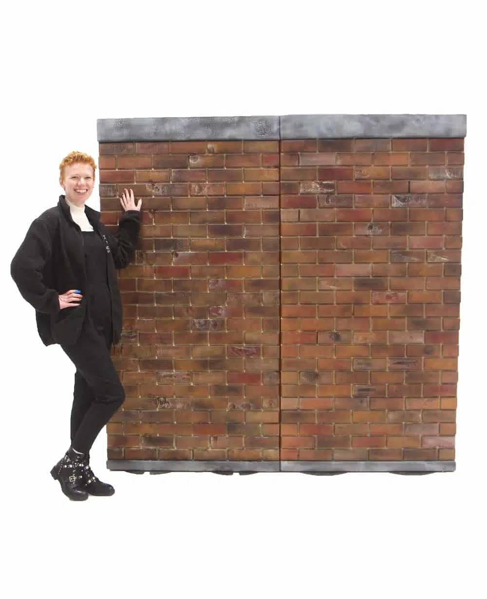 SN8936_Wall Section for Peaky Blinders Gates Entranceway (Shelby's Yard)(SN8603)_event_prop_hire_EPH_Creative_014_optimised (1)