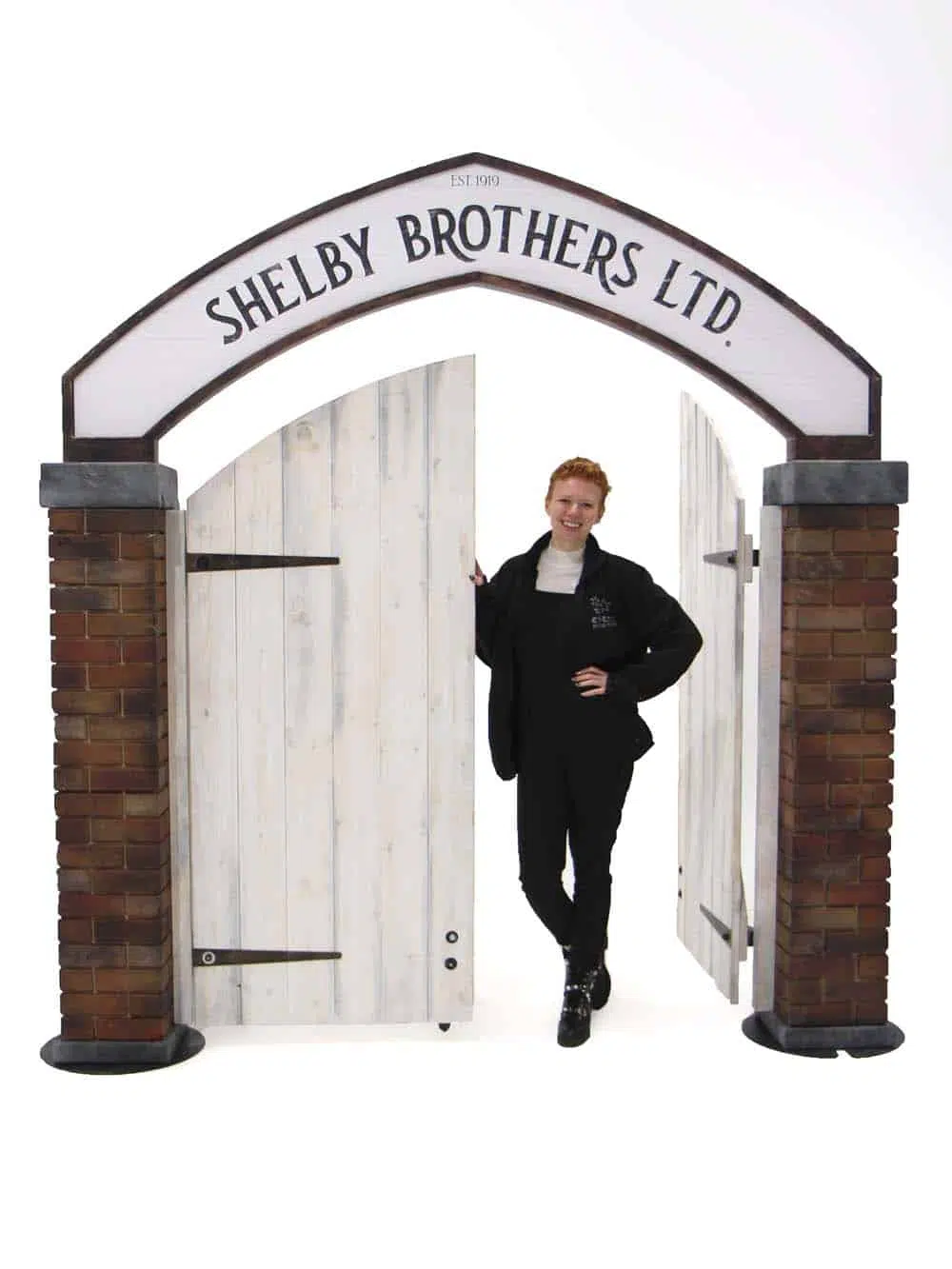 SN9532_Peaky Blinders Entranceway - Shelby's Yard_event_prop_hire_EPH_Creative_015_optimised