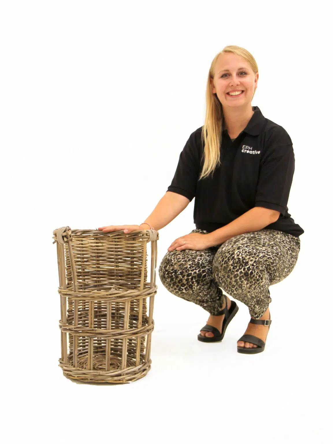 SN9786_Round open weave bread basket_event_prop_hire_EPH_creative7