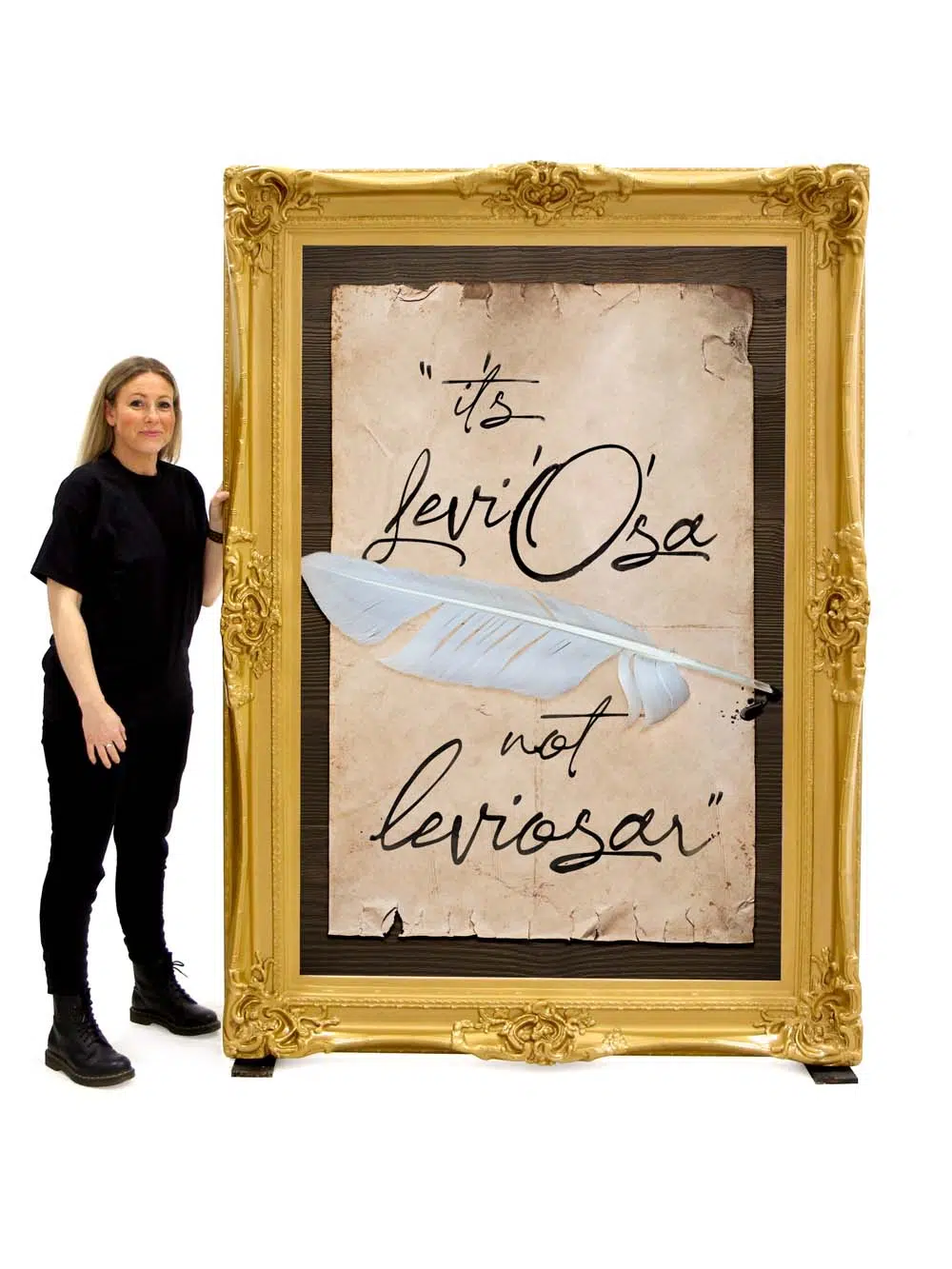 SN10567_Leviosa Print - Giant Gold Frame_event_prop_hire_EPH_Creative_018_optimised