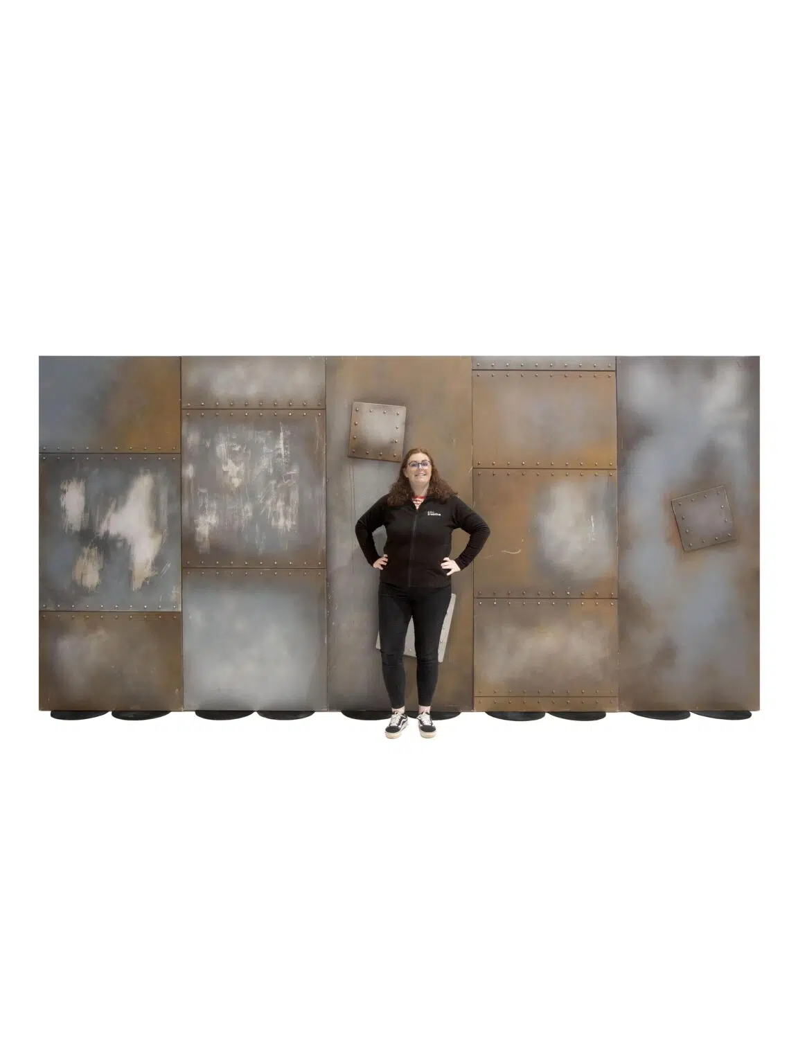 SN12154_Industrial Metal Effect Backdrop - Metal Panelled Finish (Style May Vary) - Large__08080_optimised