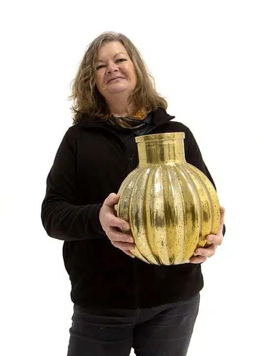 SN11930_Round Gold Vase__07915_optimised