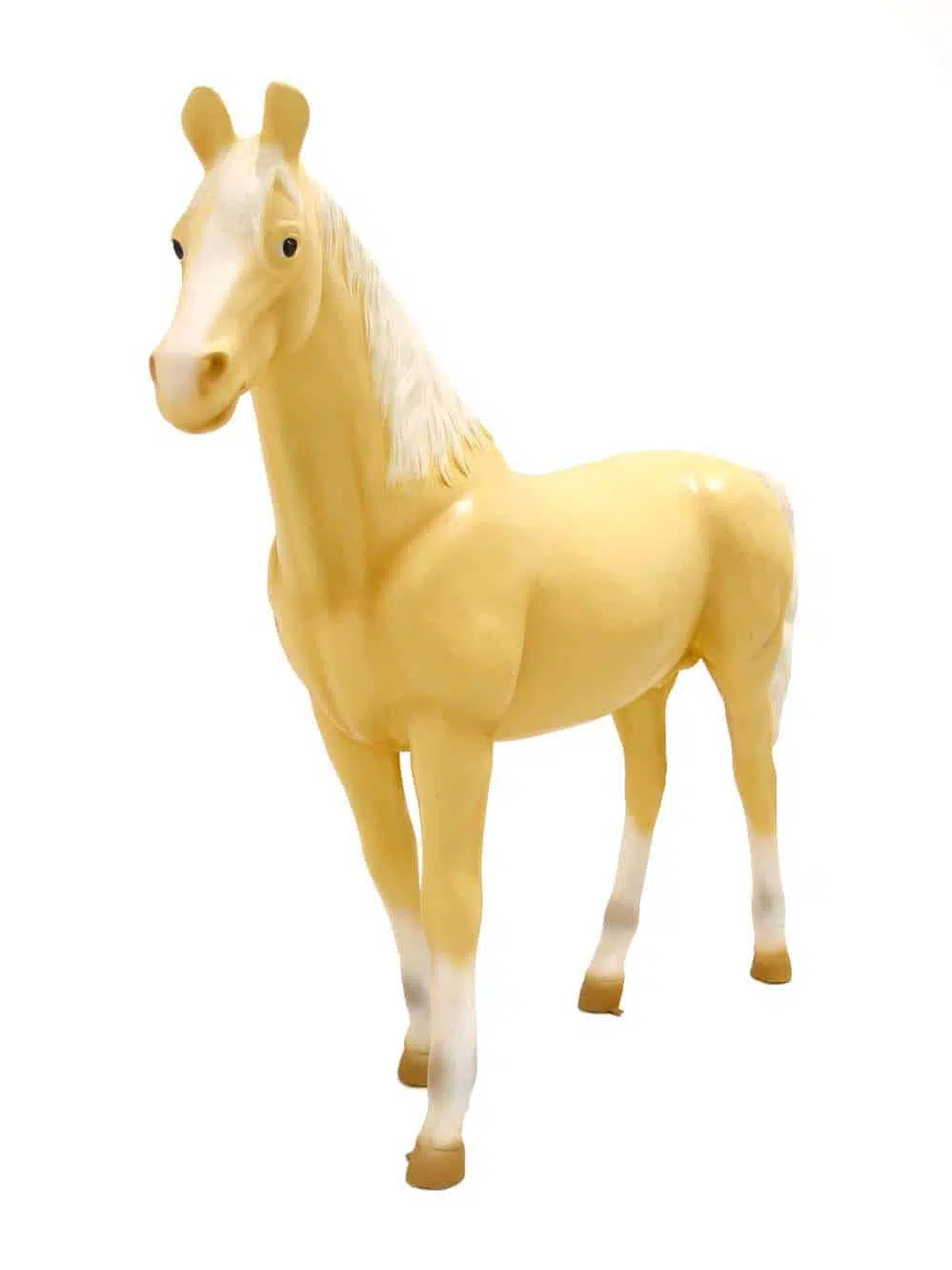 SN12981_Life-Size Palomino Horse_event_prop_hire_EPH_Creative_018_optimised