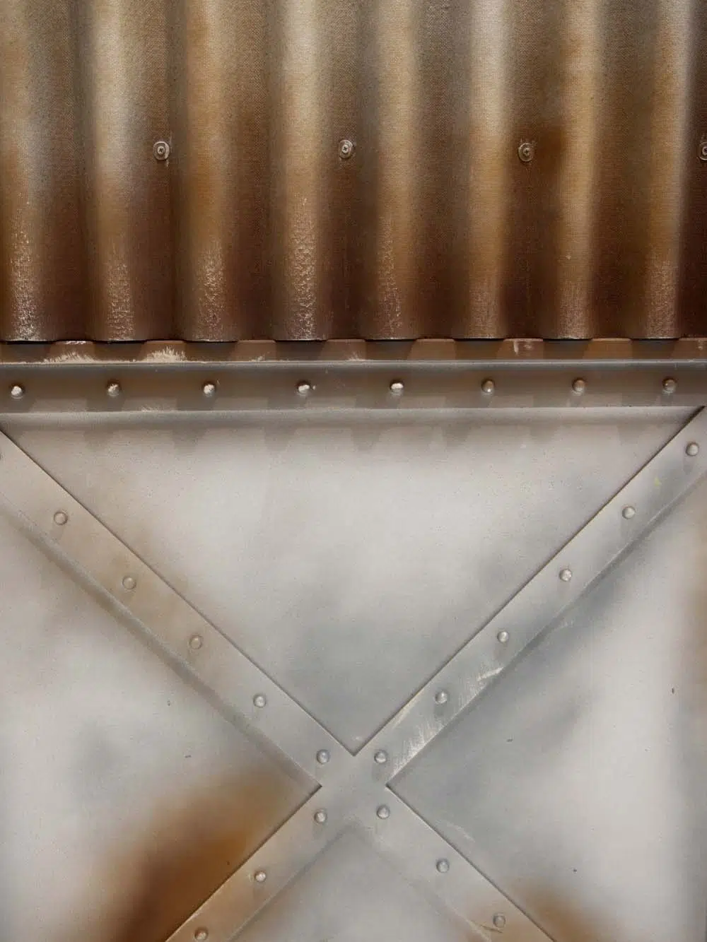 SN12025 _Industrial Metal Effect Modular Wall Backdrop - Corrugated - Large__07609. _optimised
