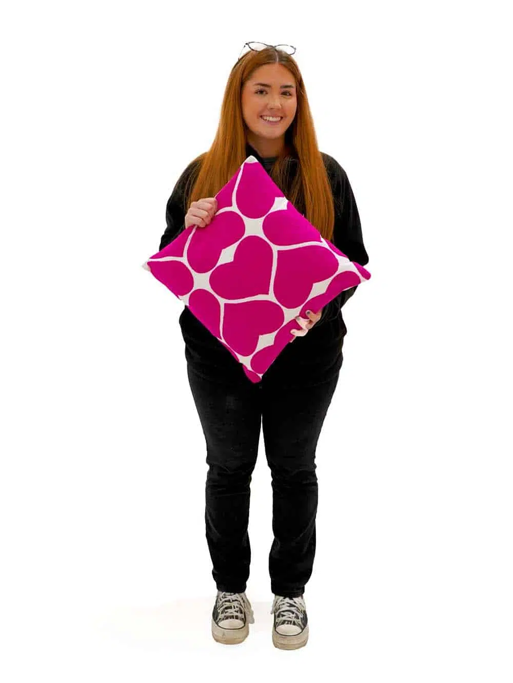 SN13009 _Embroidered Heart Cushion - Fuchsia_event_prop_hire_EPH_Creative_346_High Res